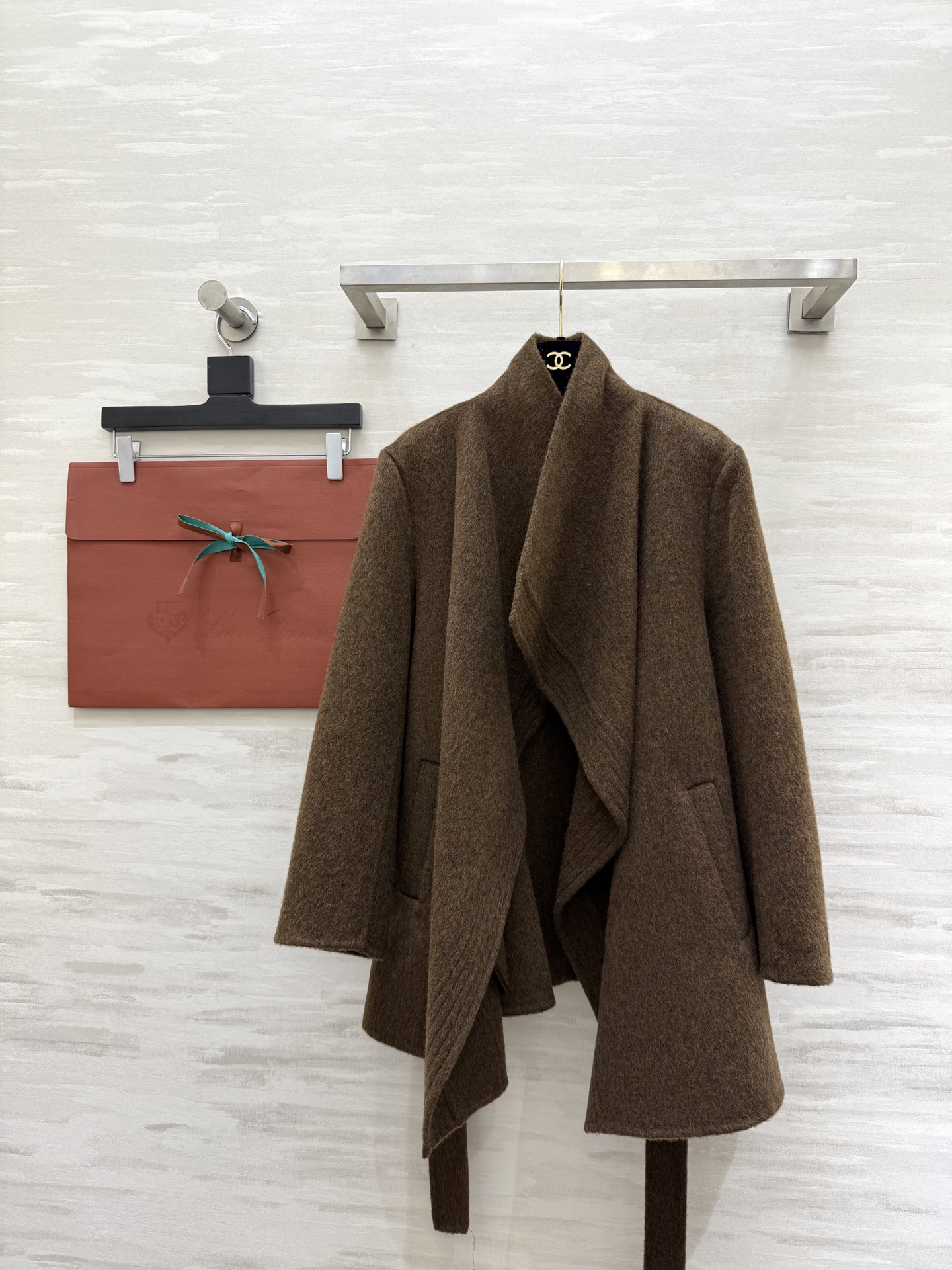 Loro Pian♡不规则翻领羊毛呢大衣 高品质定制 现货首发size：S/M/L（s码肩宽：42，胸围