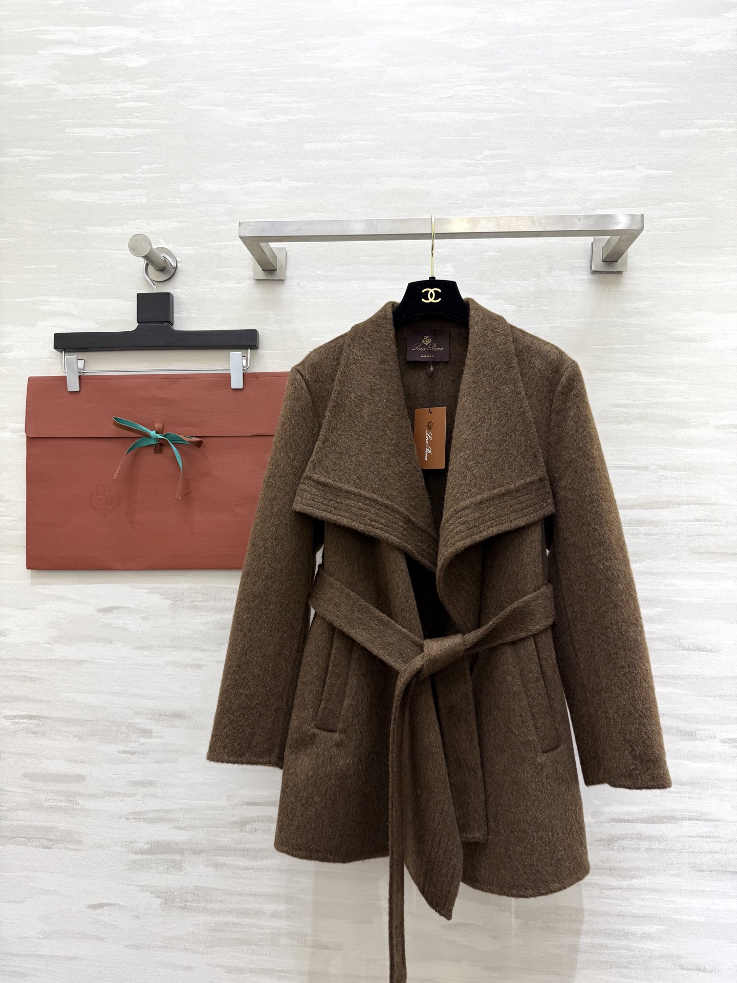 Loro Pian♡不规则翻领羊毛呢大衣 高品质定制 现货首发size：S/M/L（s码肩宽：42，胸围