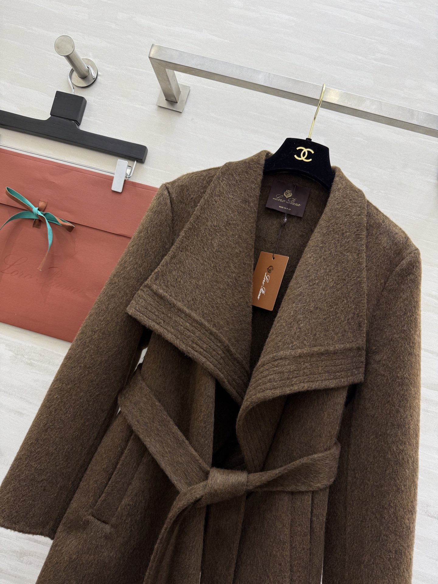 Loro Pian♡不规则翻领羊毛呢大衣 高品质定制 现货首发size：S/M/L（s码肩宽：42，胸围