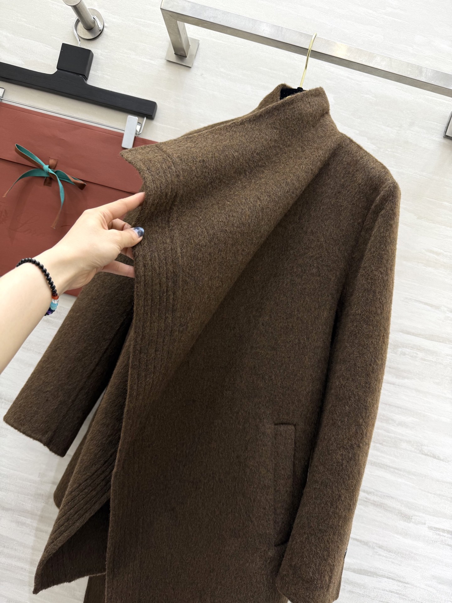 Loro Pian♡不规则翻领羊毛呢大衣 高品质定制 现货首发size：S/M/L（s码肩宽：42，胸围