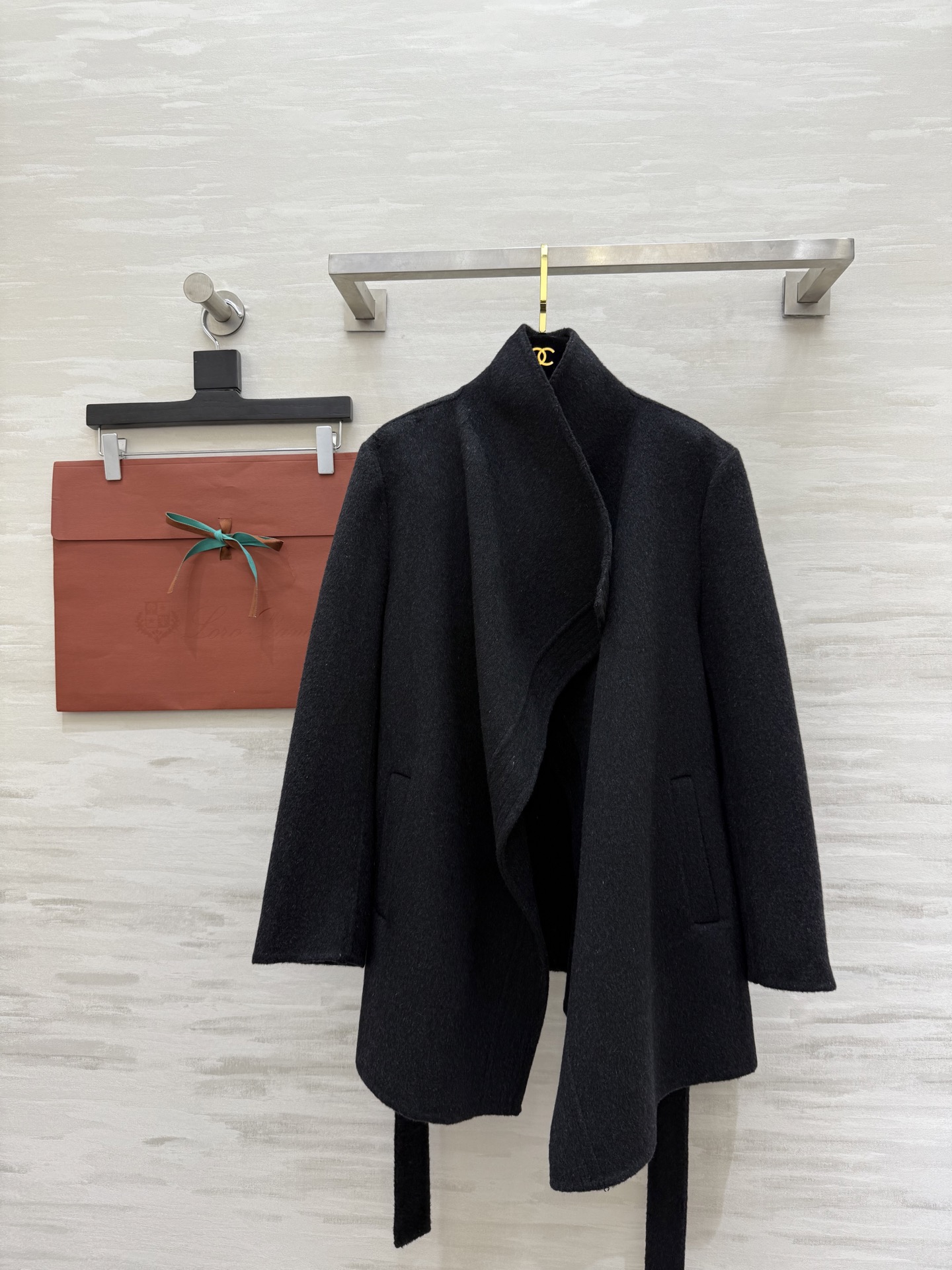 Loro Pian♡不规则翻领羊毛呢大衣 高品质定制 现货首发size：S/M/L（s码肩宽：42，胸围