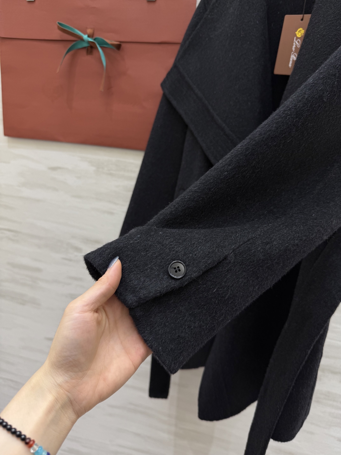 Loro Pian♡不规则翻领羊毛呢大衣 高品质定制 现货首发size：S/M/L（s码肩宽：42，胸围