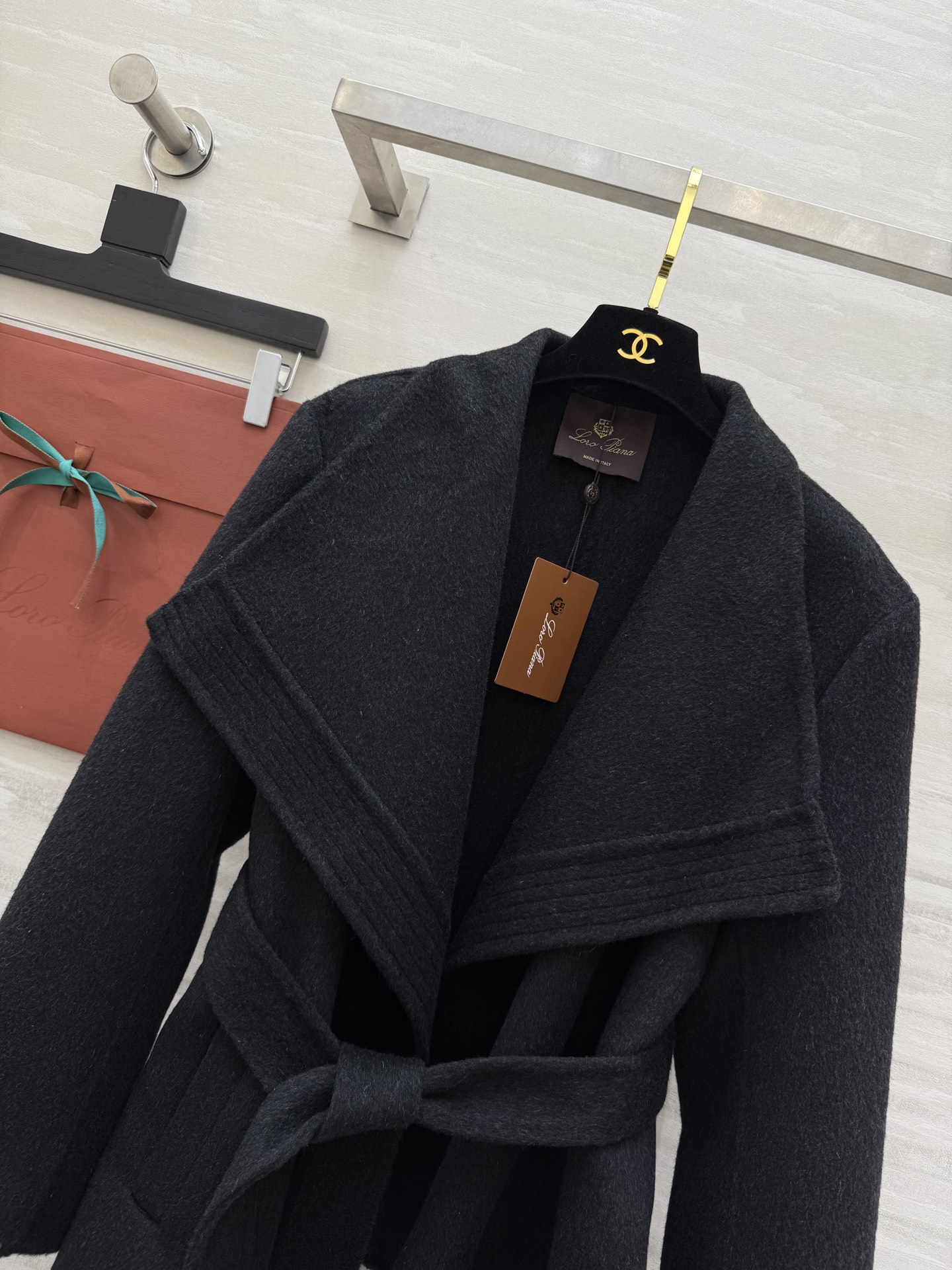 Loro Pian♡不规则翻领羊毛呢大衣 高品质定制 现货首发size：S/M/L（s码肩宽：42，胸围