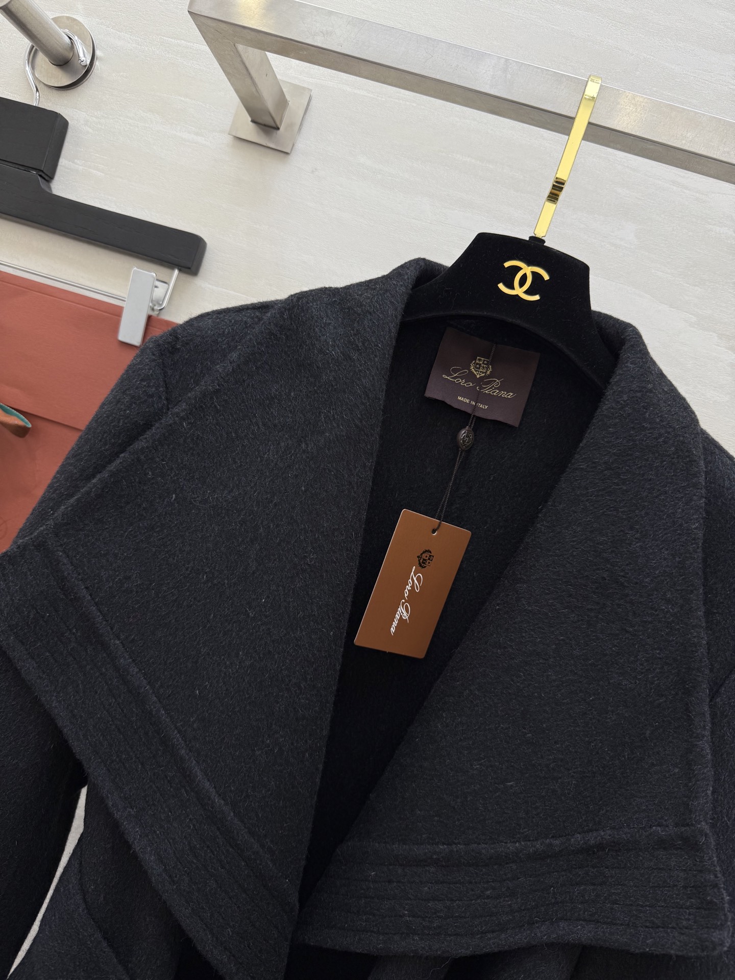 Loro Pian♡不规则翻领羊毛呢大衣 高品质定制 现货首发size：S/M/L（s码肩宽：42，胸围