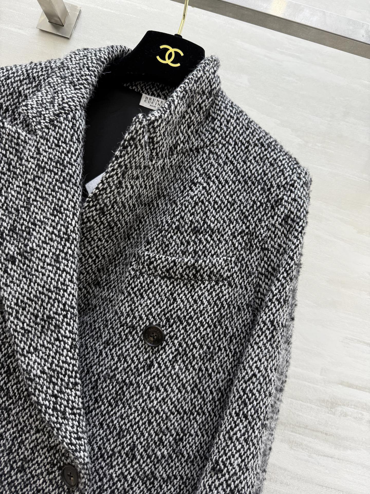 Brunello Cucinell♡新款 人字纹羊毛大衣 经典人字纹羊毛面料 采用高品质羊毛混纺 触感柔