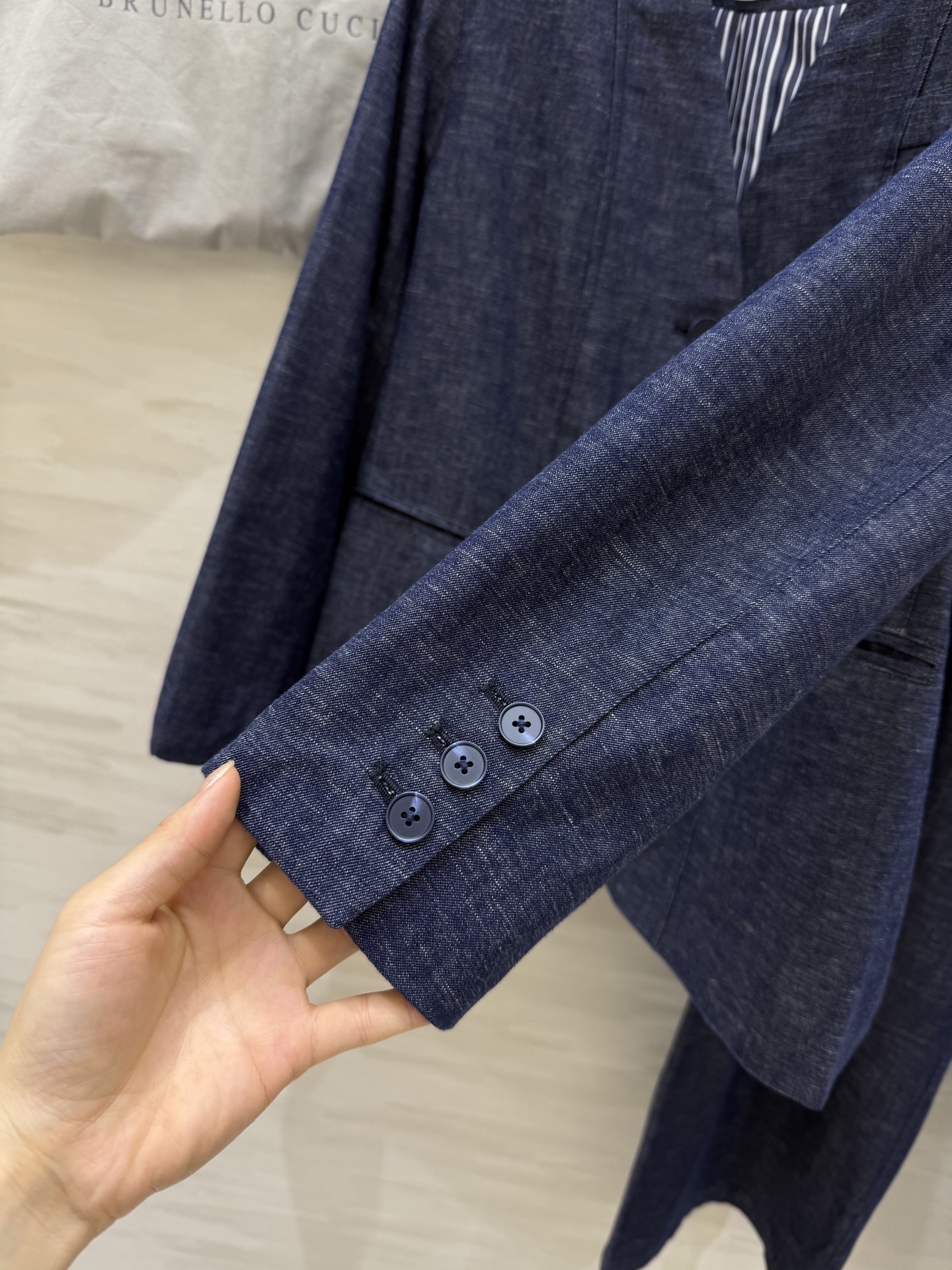 #BC新款 洗水牛仔系列 高品质 现货来size：S/M/L（西装s码肩宽：40，胸围：100，衣长：6