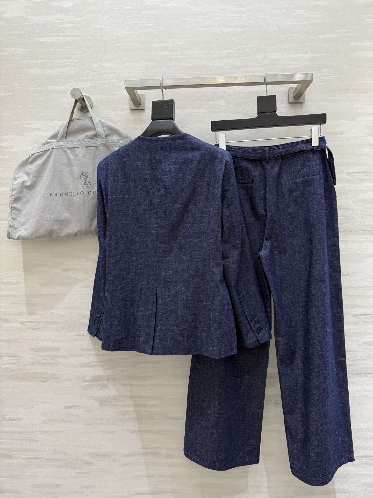 #BC新款 洗水牛仔系列 高品质 现货来size：S/M/L（西装s码肩宽：40，胸围：100，衣长：6