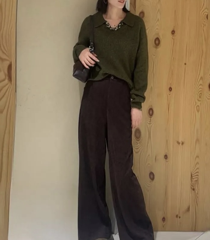 Loro Pian♡法式V领毛衣 重工亮片设计 低调又精致 柔软羊毛针织面料 保暖舒适 宽松版型翻领 优