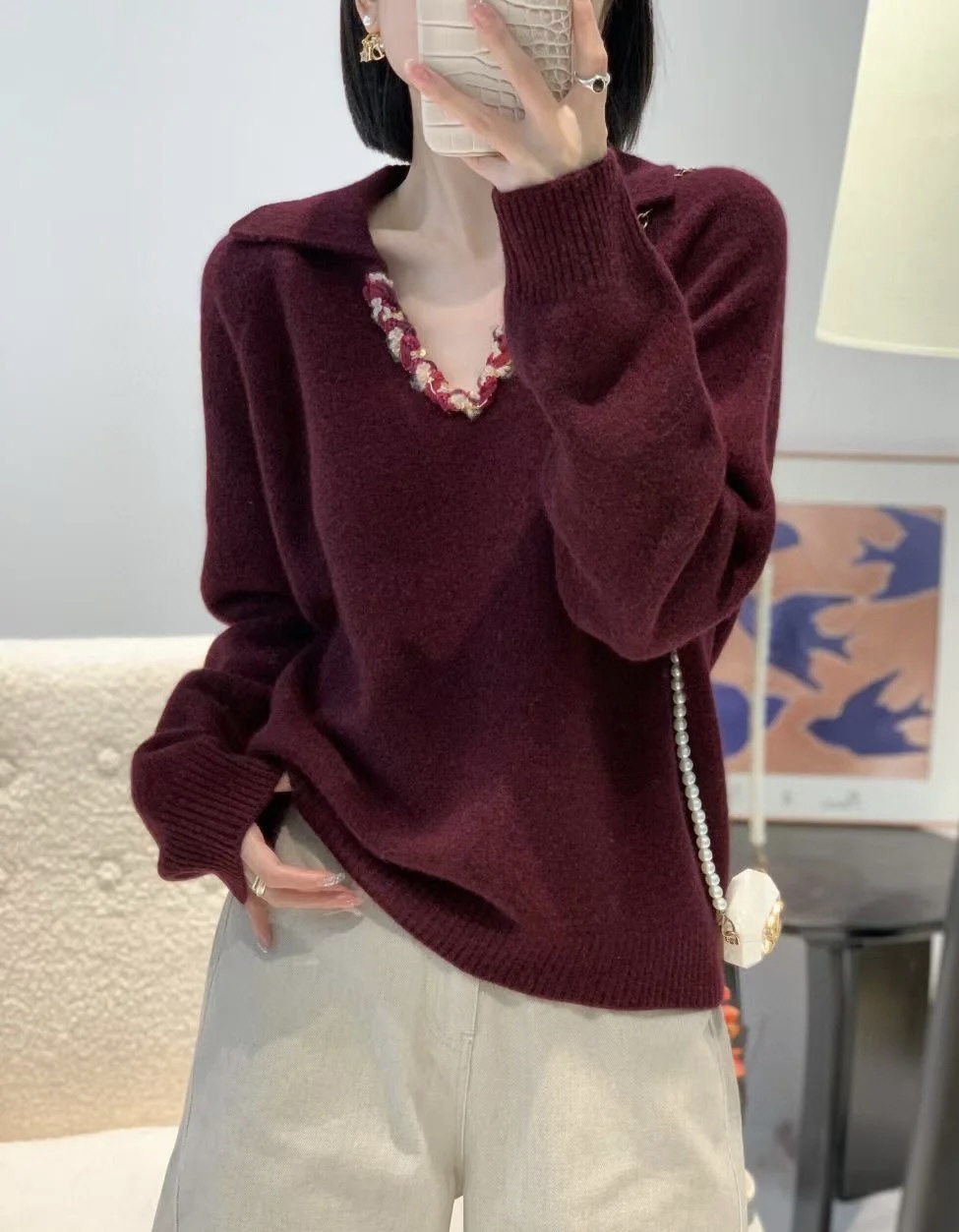 Loro Pian♡法式V领毛衣 重工亮片设计 低调又精致 柔软羊毛针织面料 保暖舒适 宽松版型翻领 优