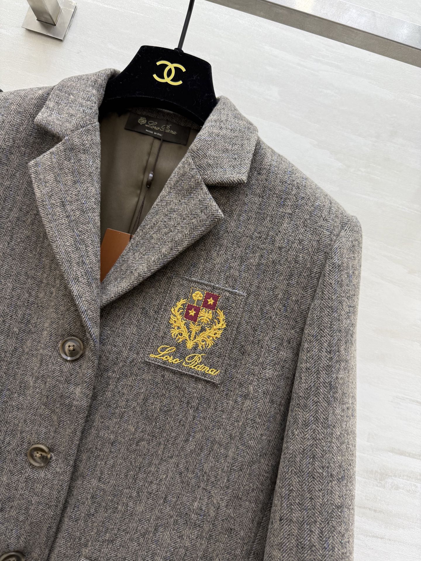 Loro Pian♡²⁶早春新款 新贵老钱风人字纹羊毛西装外套 高品质定制 现货首发size：S/M/L