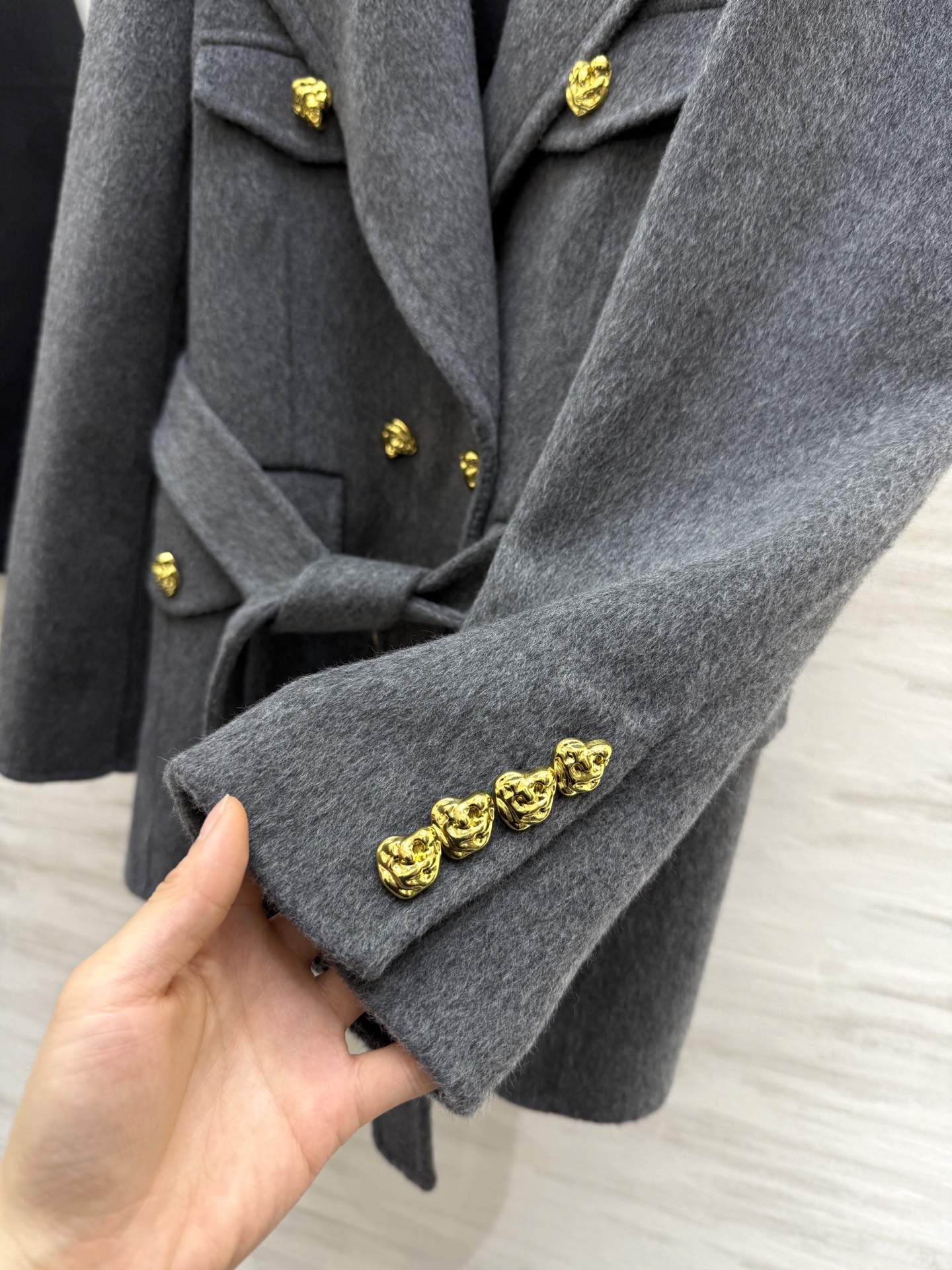 Saint Lauren♡ 双面羊毛呢外套 采用高品质羊毛柔软又保暖 秋冬穿超合适！双排扣腰带设计 修饰