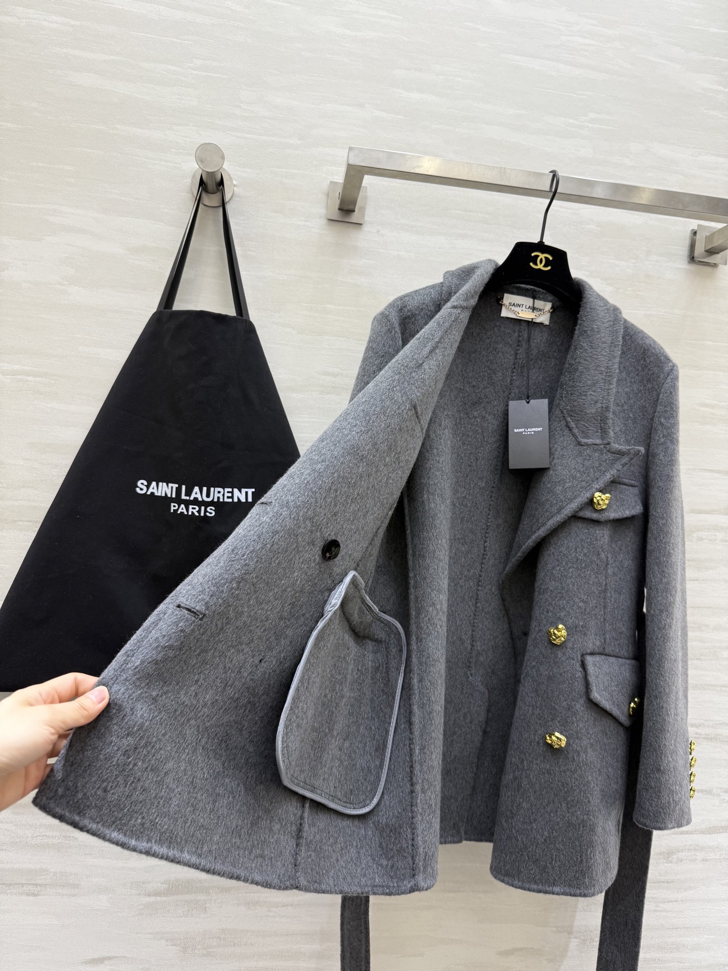 Saint Lauren♡ 双面羊毛呢外套 采用高品质羊毛柔软又保暖 秋冬穿超合适！双排扣腰带设计 修饰