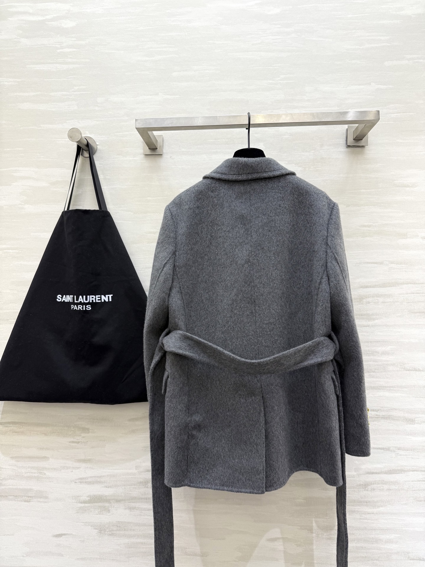 Saint Lauren♡ 双面羊毛呢外套 采用高品质羊毛柔软又保暖 秋冬穿超合适！双排扣腰带设计 修饰