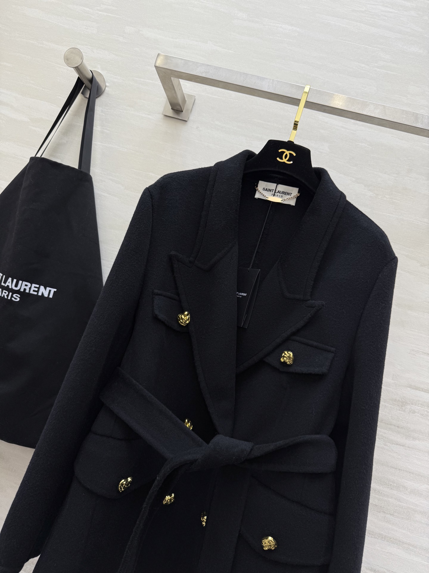 Saint Lauren♡ 双面羊毛呢外套 采用高品质羊毛柔软又保暖 秋冬穿超合适！双排扣腰带设计 修饰