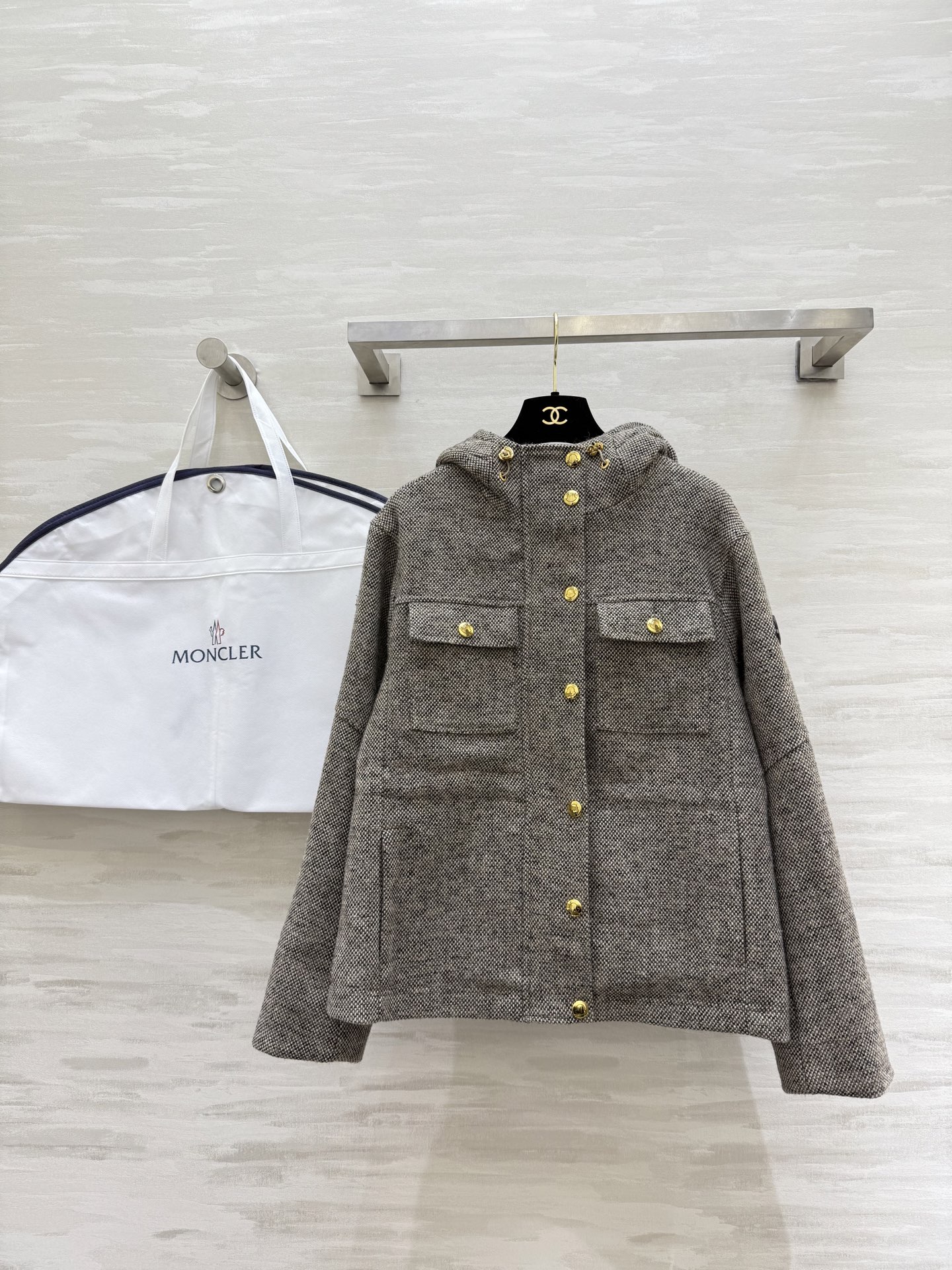 NO:666549,#Moncle Early Spring New Style Hooded Waist Windbreaker Jacket High Quality Customized Ready Available First SizeS/M/L (S Size Bust 94, Length 58),,jackets & coats,hats, 19860909#Moncle早春新款 连帽收腰风衣外套 高品质定制 现货首发sizeS/M/L（s码胸围94,衣长58）,,jackets & coats,hats, ,Women's clothing