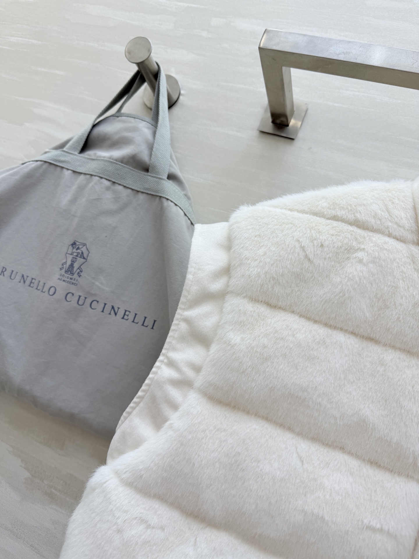 #Brunello Cucinell♡新款环保仿貂 羽绒马甲外套 内里90白鹅绒填充舒适保暖 高品质定制