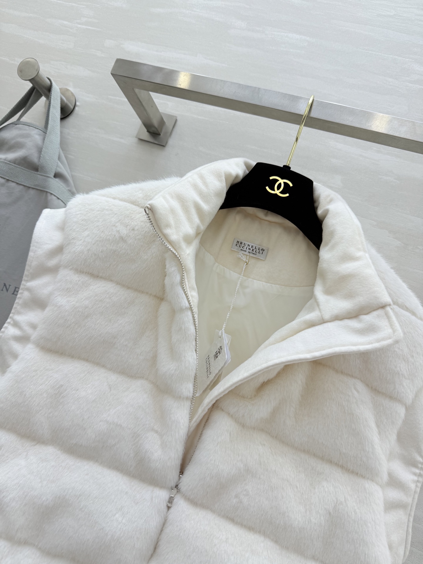 #Brunello Cucinell♡新款环保仿貂 羽绒马甲外套 内里90白鹅绒填充舒适保暖 高品质定制