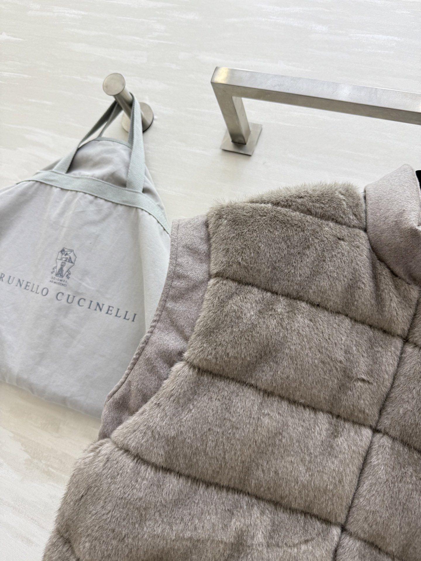 #Brunello Cucinell♡新款环保仿貂 羽绒马甲外套 内里90白鹅绒填充舒适保暖 高品质定制