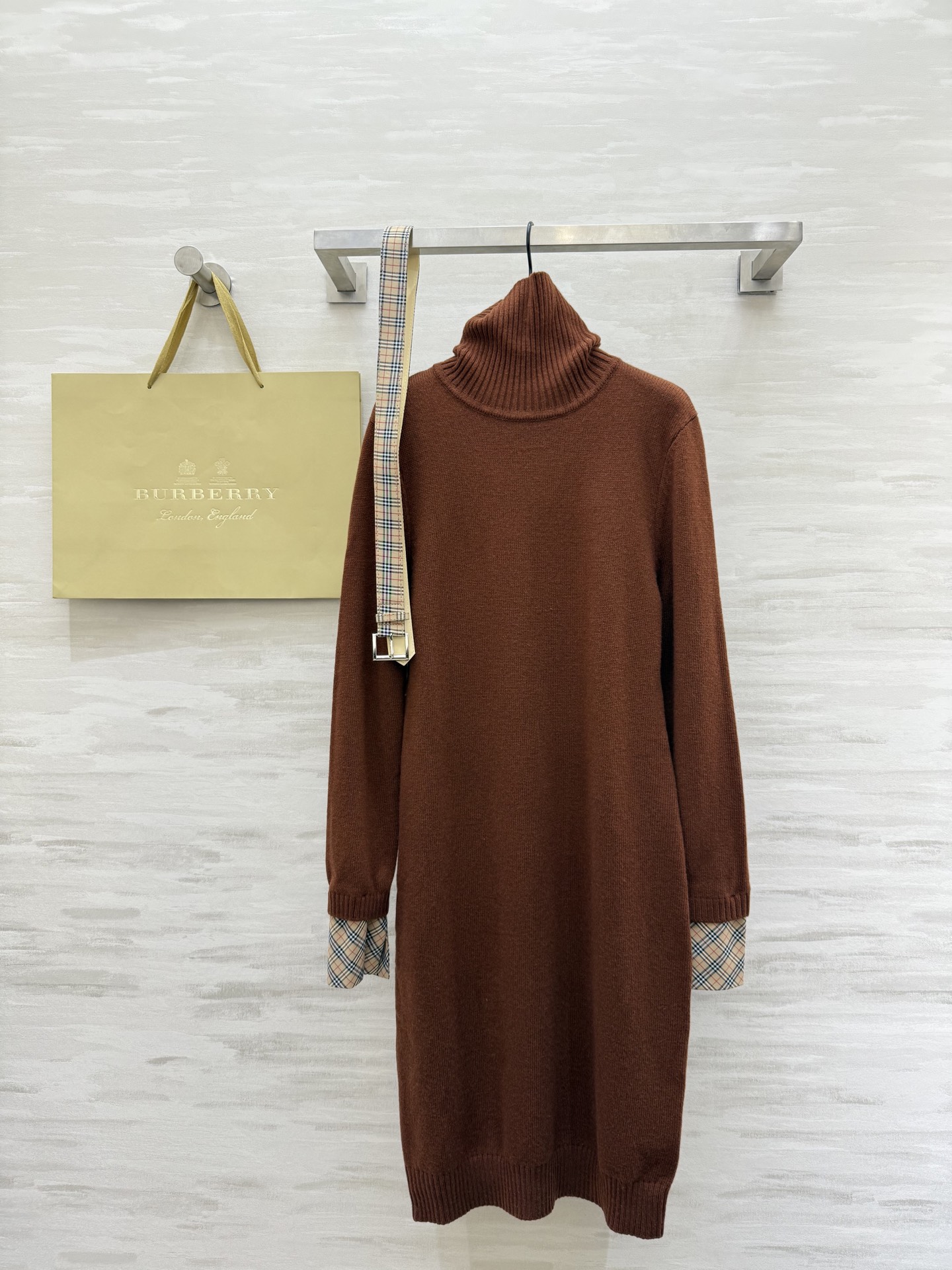 #Burberr♡新款 英伦风高领毛衣裙 定制100%羊毛纱线亲肤保暖 高品质定制 现货首发size：S