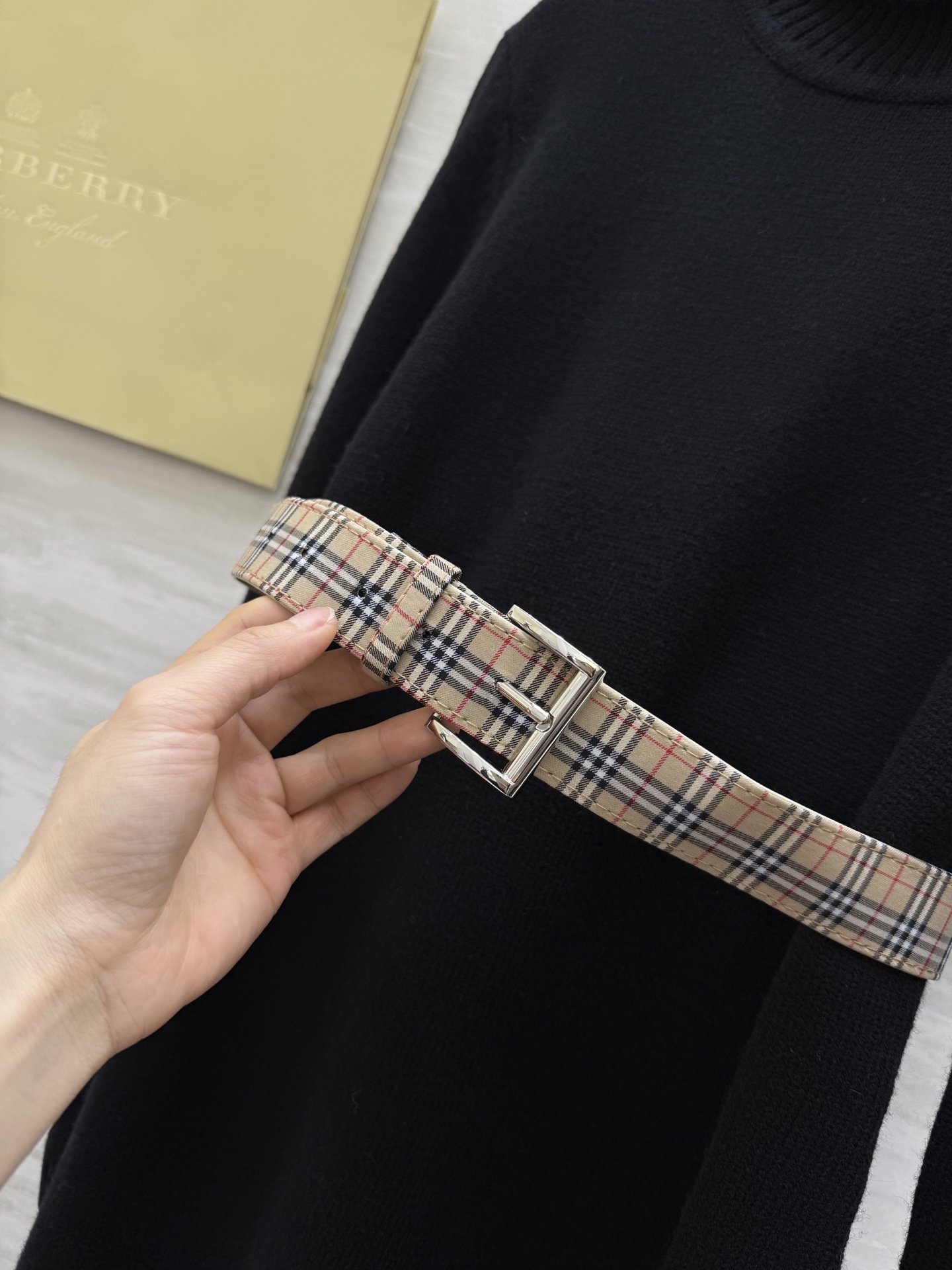 #Burberr♡新款 英伦风高领毛衣裙 定制100%羊毛纱线亲肤保暖 高品质定制 现货首发size：S