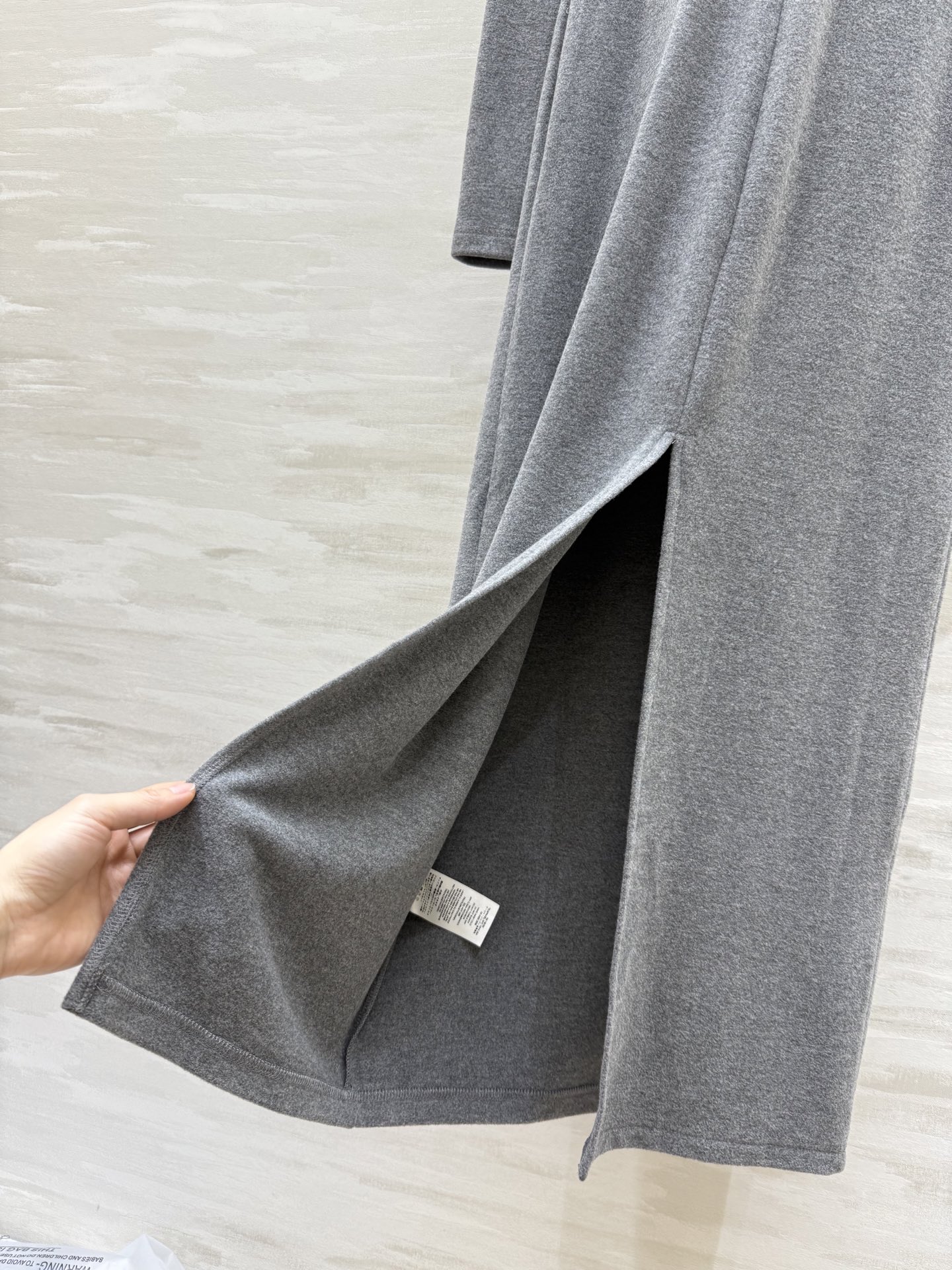 #The Row爆款圆领连衣裙 极简风 高级百搭 定制进口磨毛面料 亲肤舒适 高品质 现货首发size：