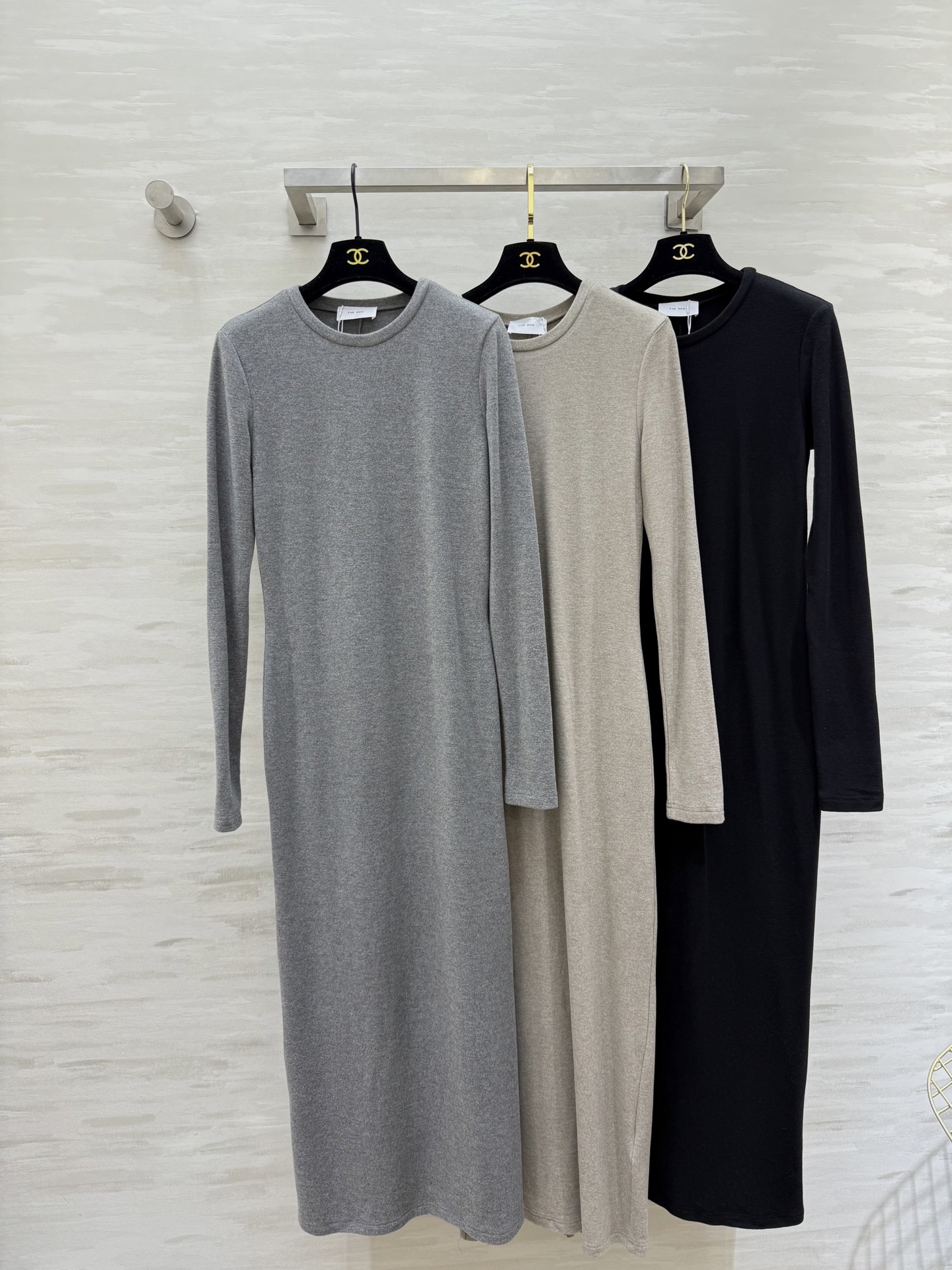 #The Row爆款圆领连衣裙 极简风 高级百搭 定制进口磨毛面料 亲肤舒适 高品质 现货首发size：