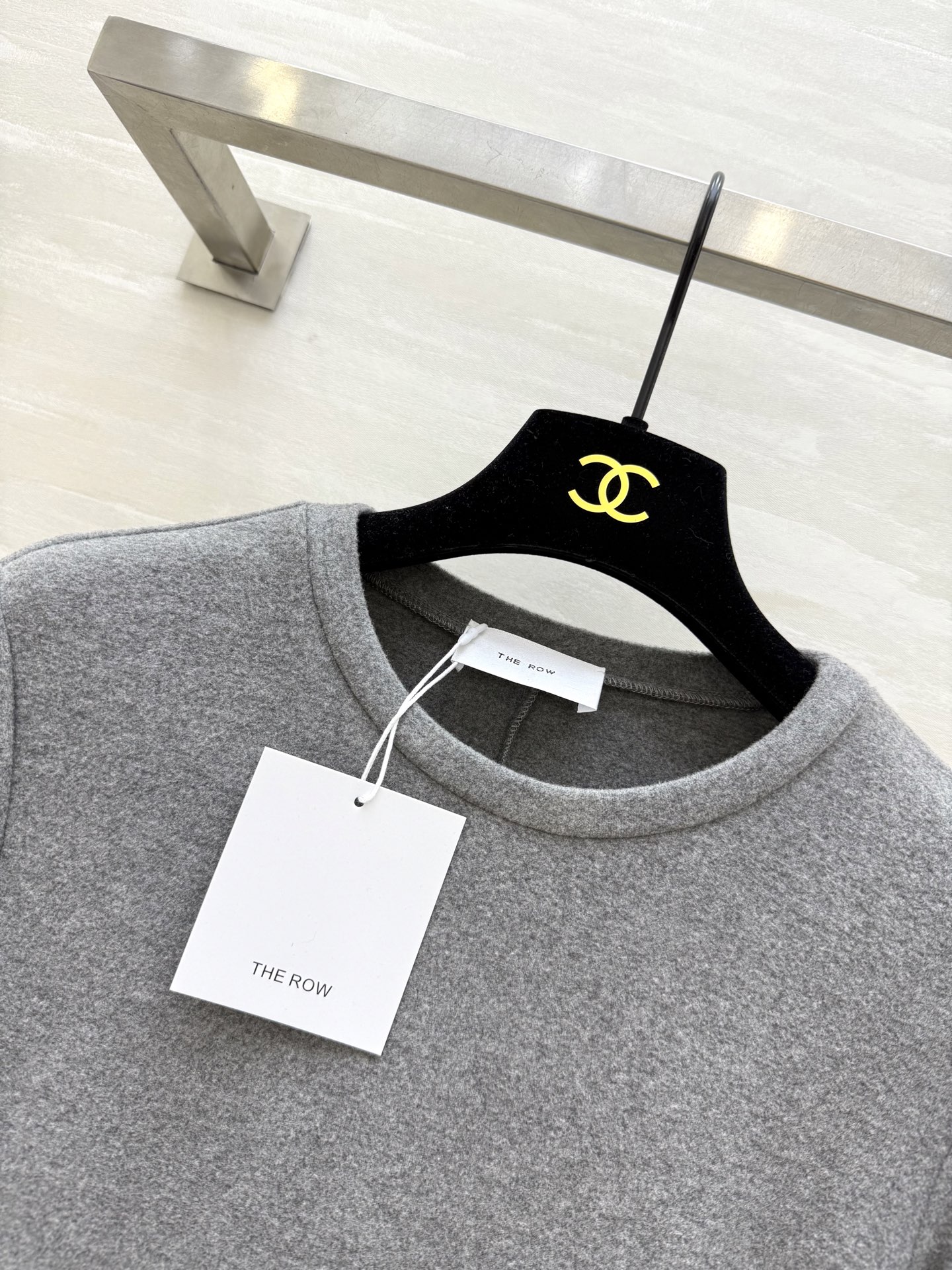 #The Row爆款圆领连衣裙 极简风 高级百搭 定制进口磨毛面料 亲肤舒适 高品质 现货首发size：