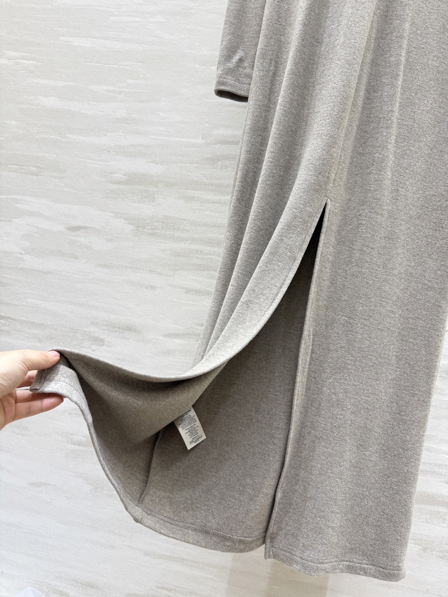 #The Row爆款圆领连衣裙 极简风 高级百搭 定制进口磨毛面料 亲肤舒适 高品质 现货首发size：