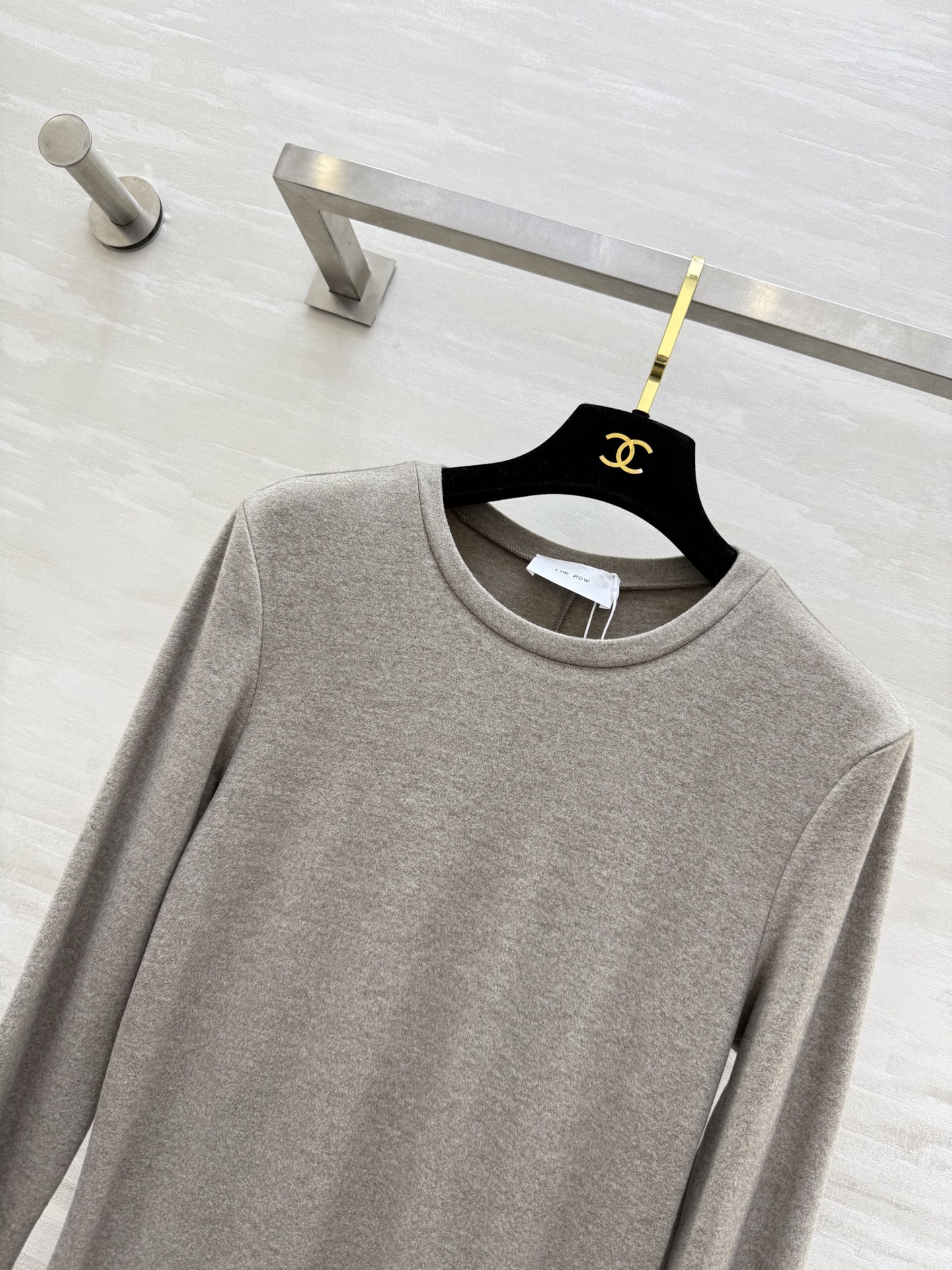 #The Row爆款圆领连衣裙 极简风 高级百搭 定制进口磨毛面料 亲肤舒适 高品质 现货首发size：