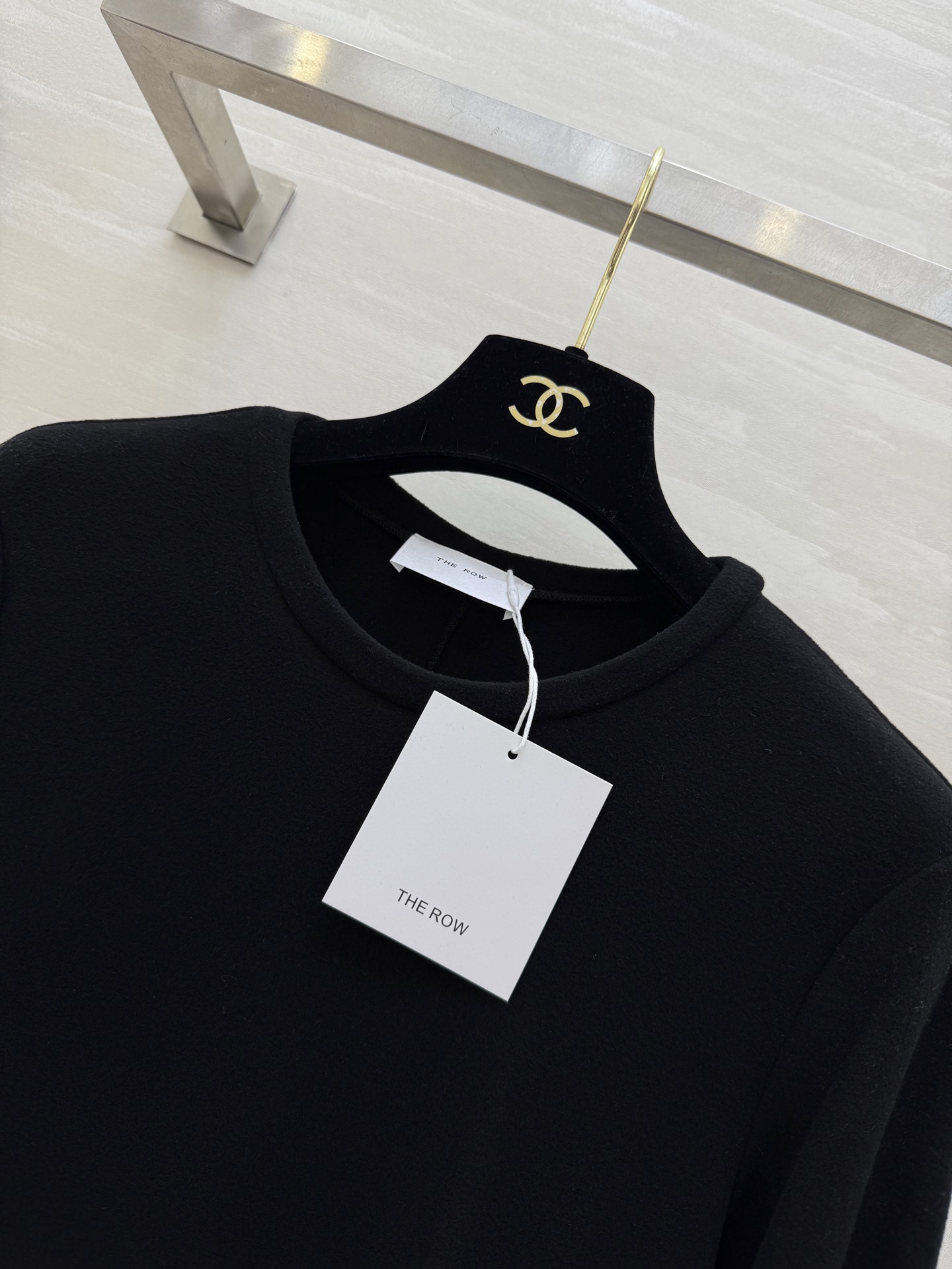 #The Row爆款圆领连衣裙 极简风 高级百搭 定制进口磨毛面料 亲肤舒适 高品质 现货首发size：