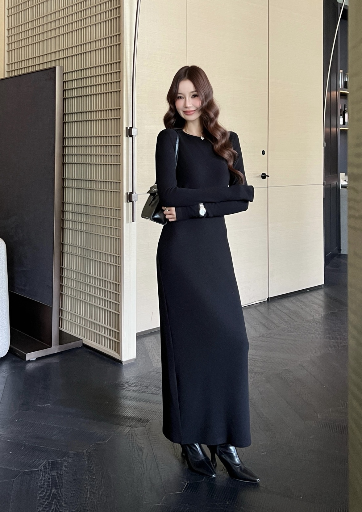 #The Row爆款圆领连衣裙 极简风 高级百搭 定制进口磨毛面料 亲肤舒适 高品质 现货首发size：