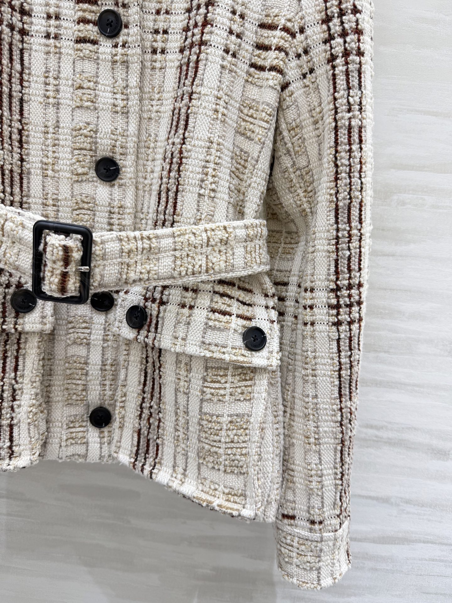 #Loro Pian♡经典格纹粗花呢外套 米白＋深棕格纹 优雅复古气质满分！高品质粗花呢材质 保暖又有质