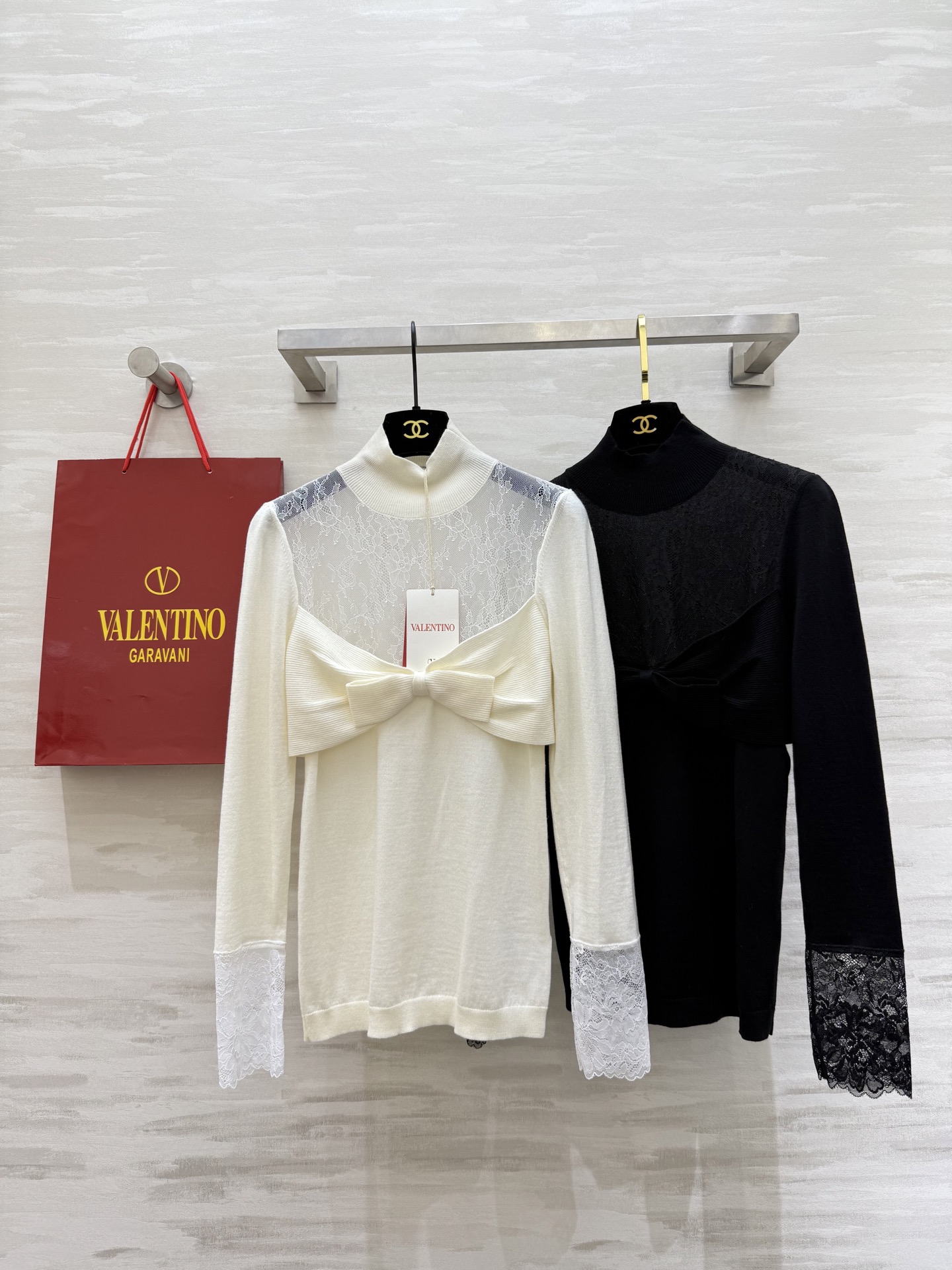 #Valentin♡²⁶蕾丝蝴蝶结上衣 轻薄蕾丝 柔软羊毛纱线🧶优雅又精致 胸前大蝴蝶结超吸睛 肩部和袖