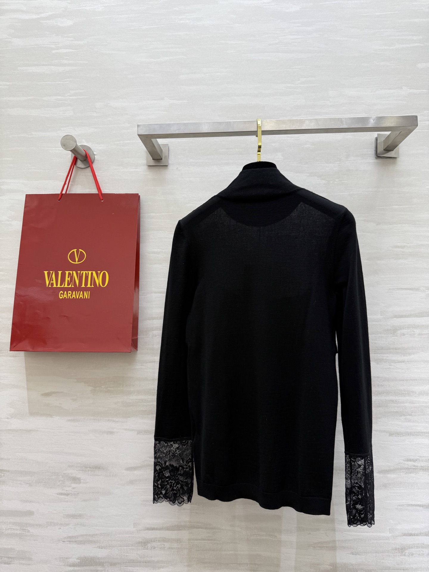 #Valentin♡²⁶蕾丝蝴蝶结上衣 轻薄蕾丝 柔软羊毛纱线🧶优雅又精致 胸前大蝴蝶结超吸睛 肩部和袖