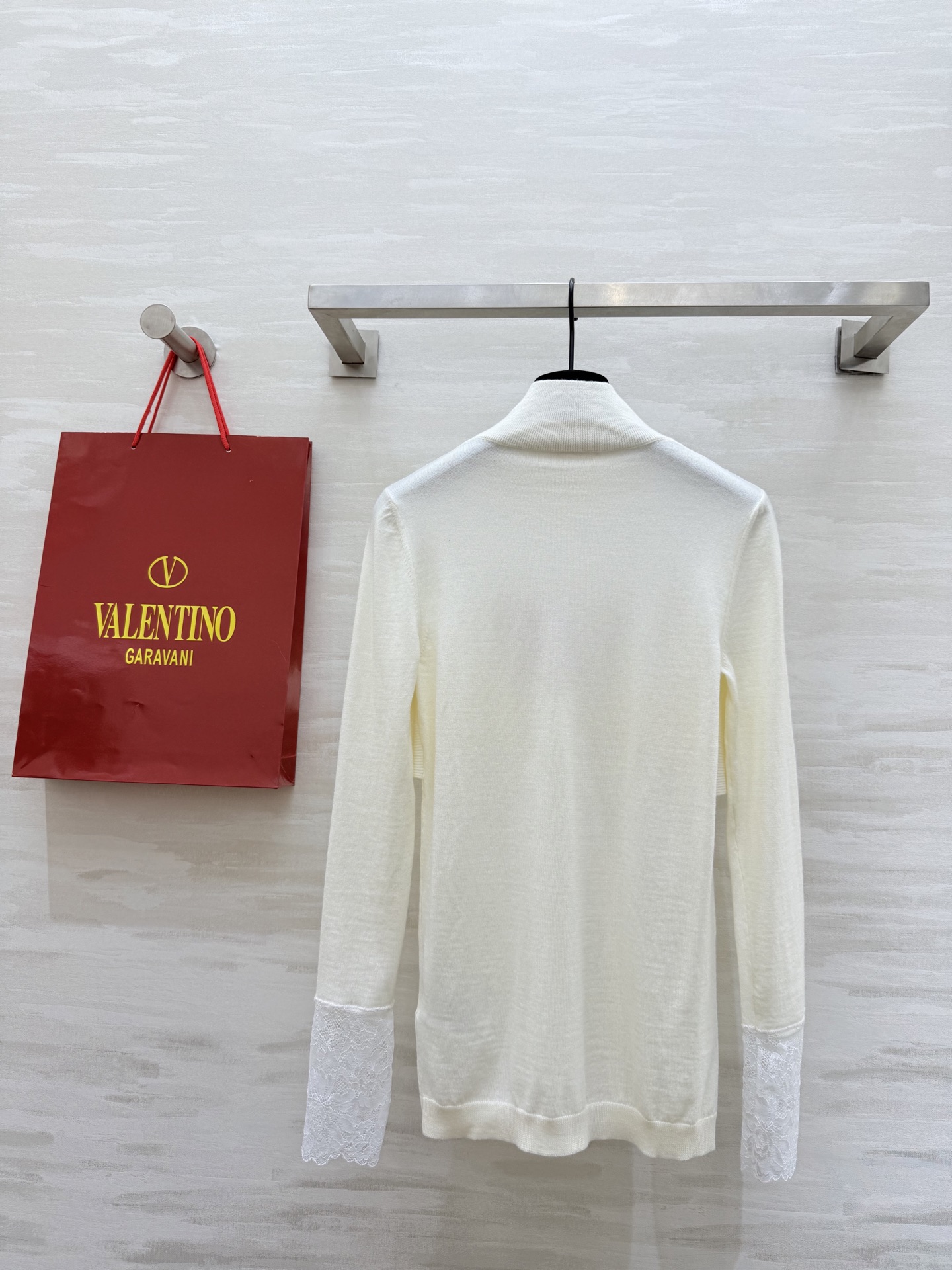 #Valentin♡²⁶蕾丝蝴蝶结上衣 轻薄蕾丝 柔软羊毛纱线🧶优雅又精致 胸前大蝴蝶结超吸睛 肩部和袖