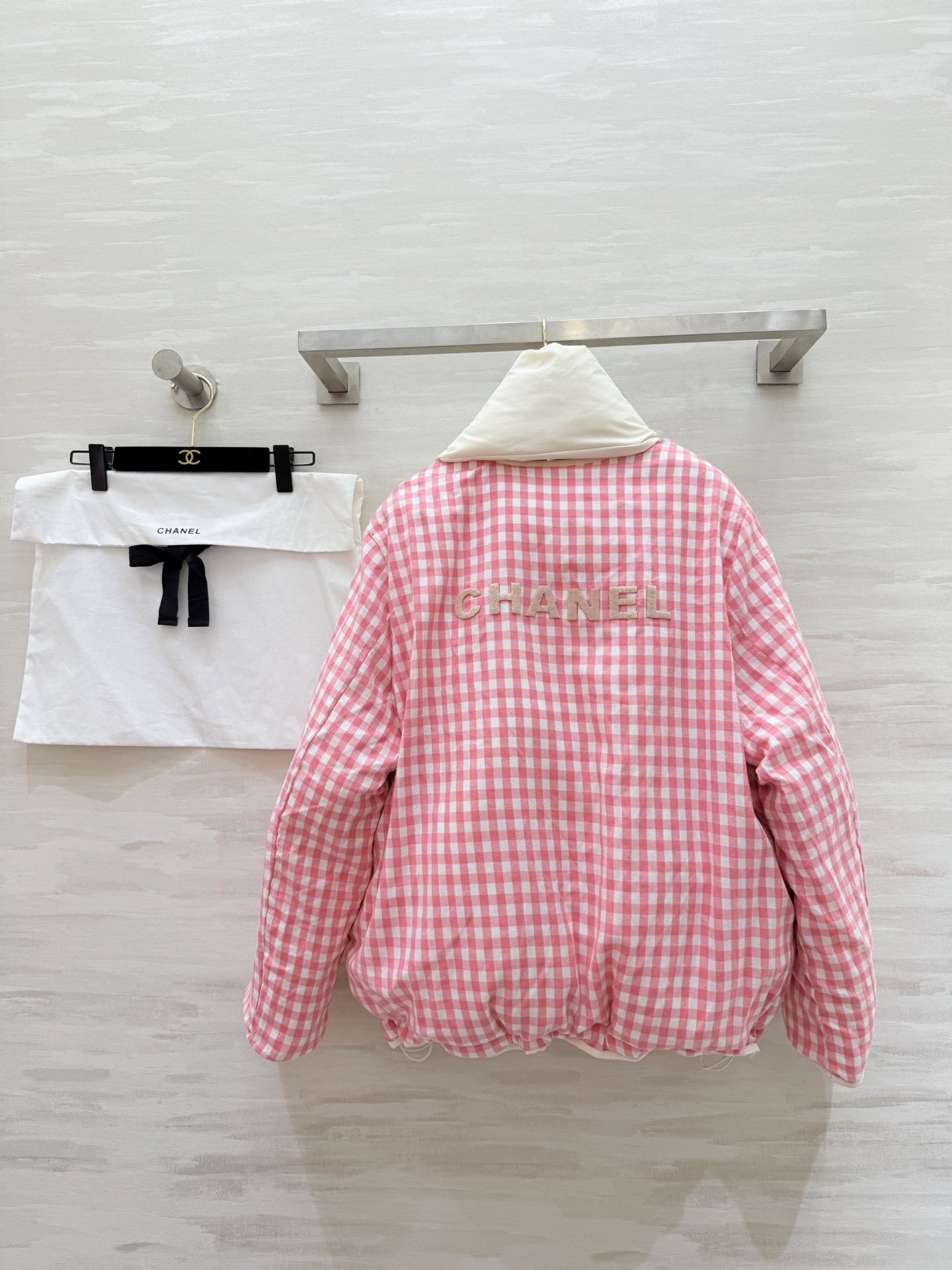 #Chane♡正反两穿 羽绒棉服 经典圆领不挑人 围脖加持温暖加倍！高品质定制 现货首发size：36/