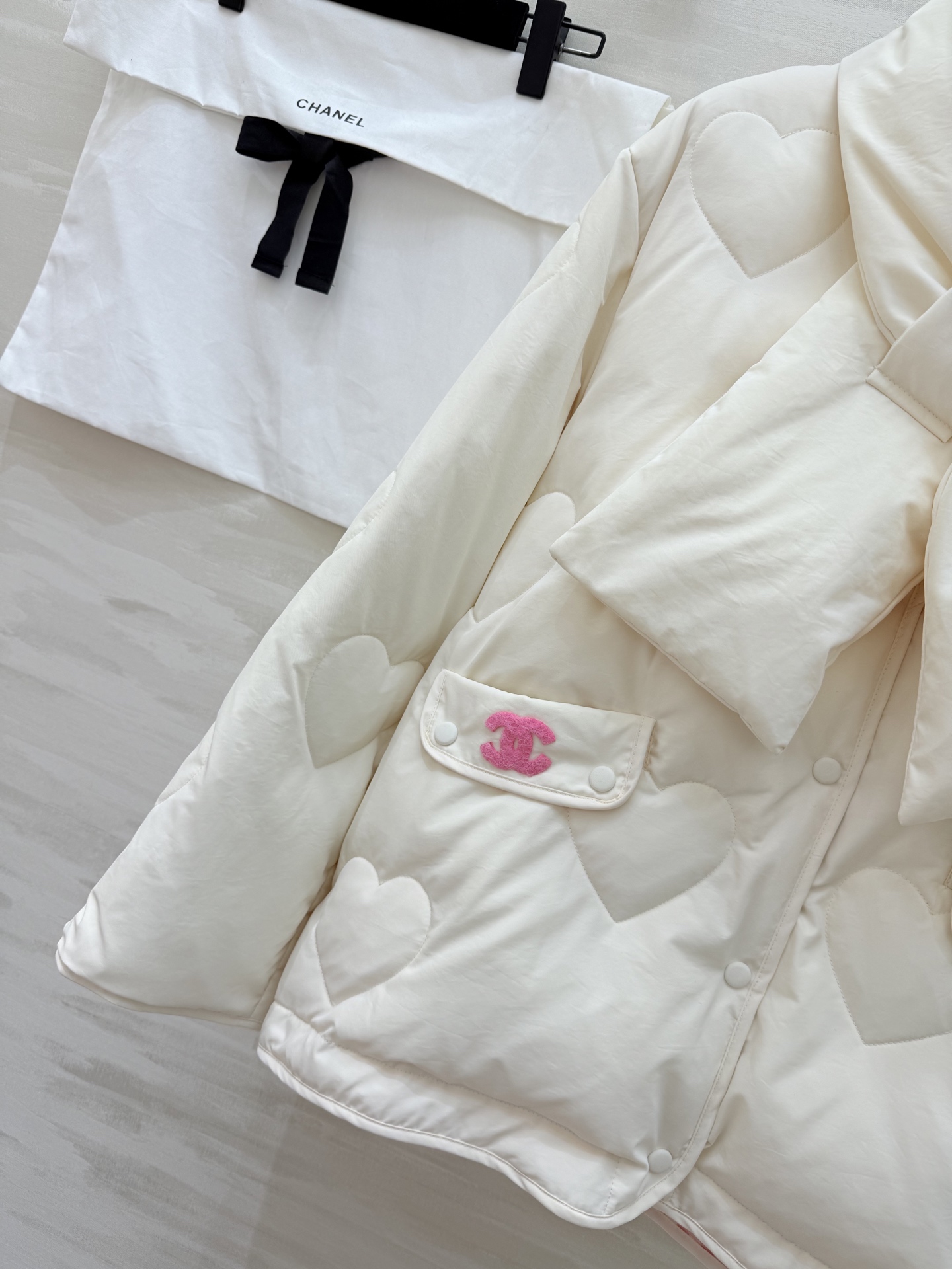 #Chane♡正反两穿 羽绒棉服 经典圆领不挑人 围脖加持温暖加倍！高品质定制 现货首发size：36/