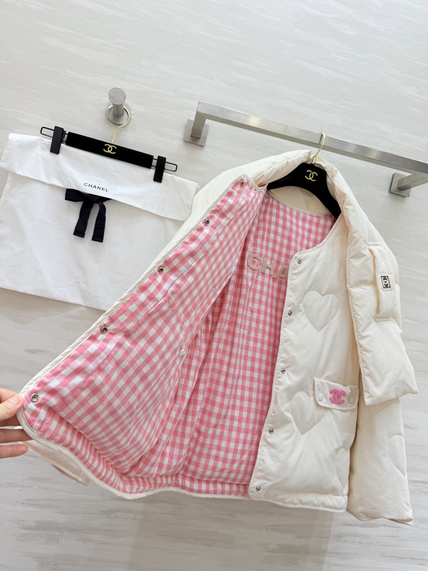 #Chane♡正反两穿 羽绒棉服 经典圆领不挑人 围脖加持温暖加倍！高品质定制 现货首发size：36/