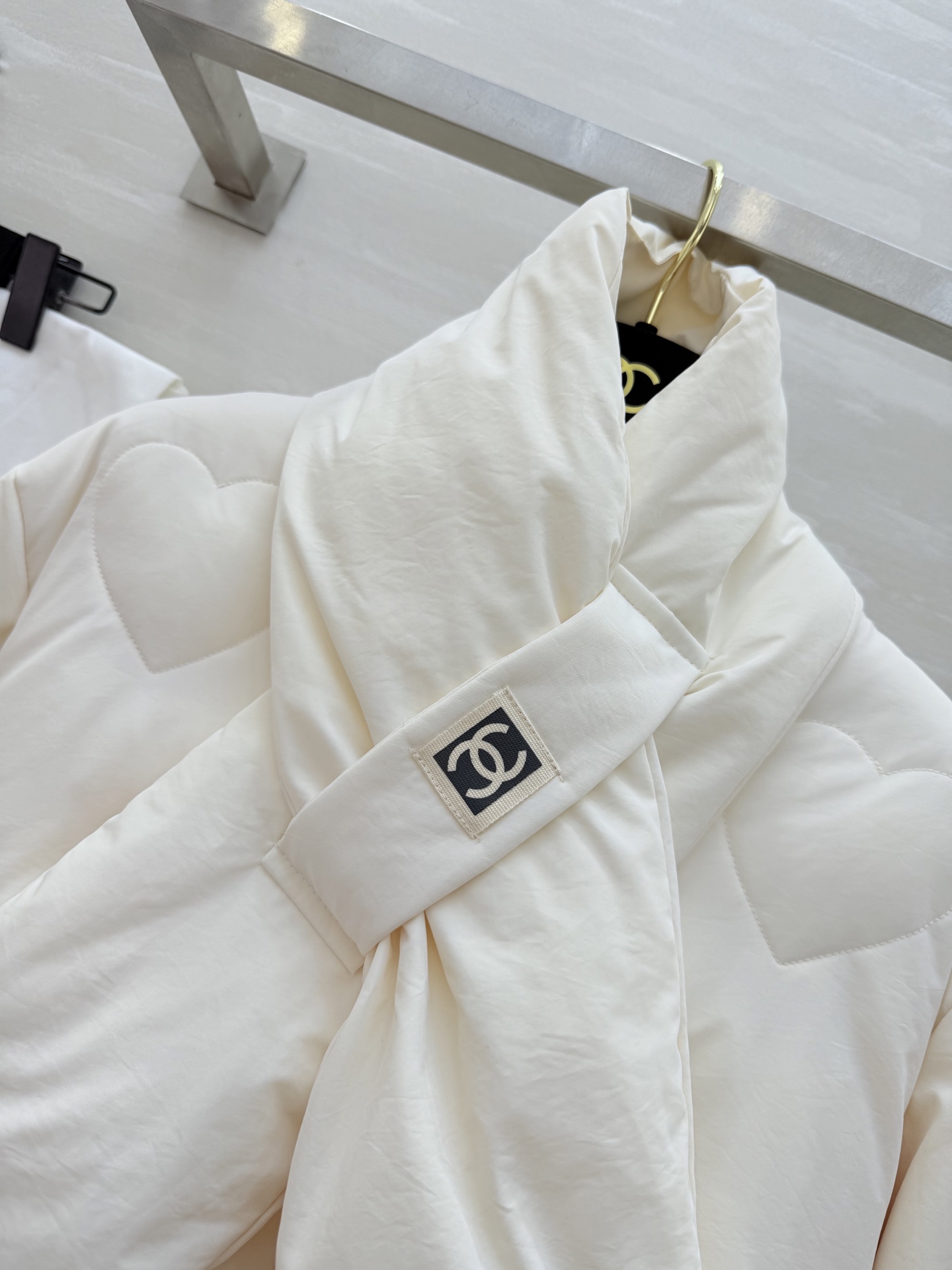 #Chane♡正反两穿 羽绒棉服 经典圆领不挑人 围脖加持温暖加倍！高品质定制 现货首发size：36/