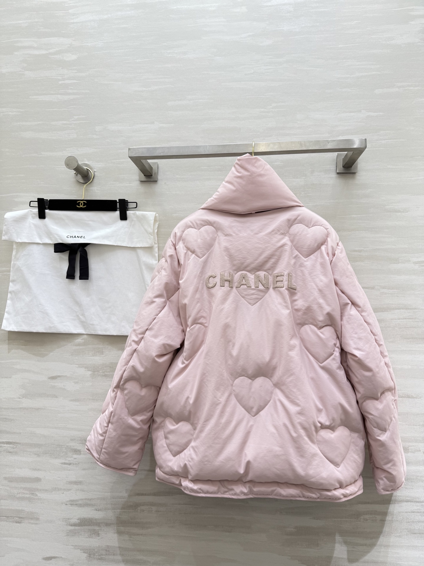 #Chane♡正反两穿 羽绒棉服 经典圆领不挑人 围脖加持温暖加倍！高品质定制 现货首发size：36/