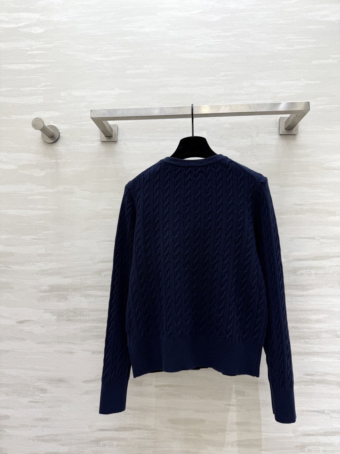 拉夫劳伦²⁶早春羊毛针织开衫 经典麻花纹理 简约又有细节感 左胸小马标 品牌辨识度满分！羊毛针织面料亲肤