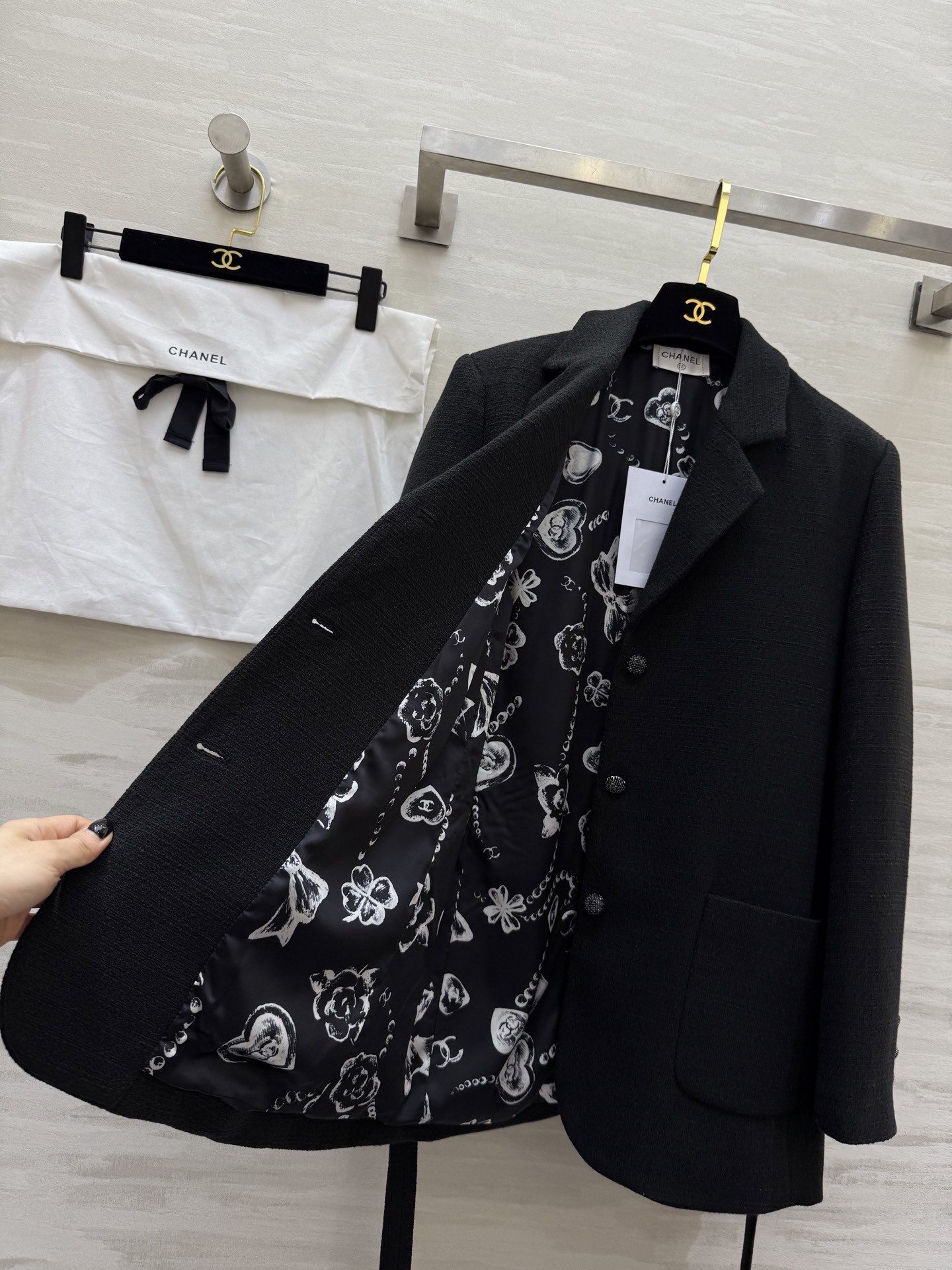 #Chane♡²⁵B黑色羊毛腰带 西装外套 含40%羊毛 手感细腻保暖 秋冬穿超合适！修身版型＋腰带设计