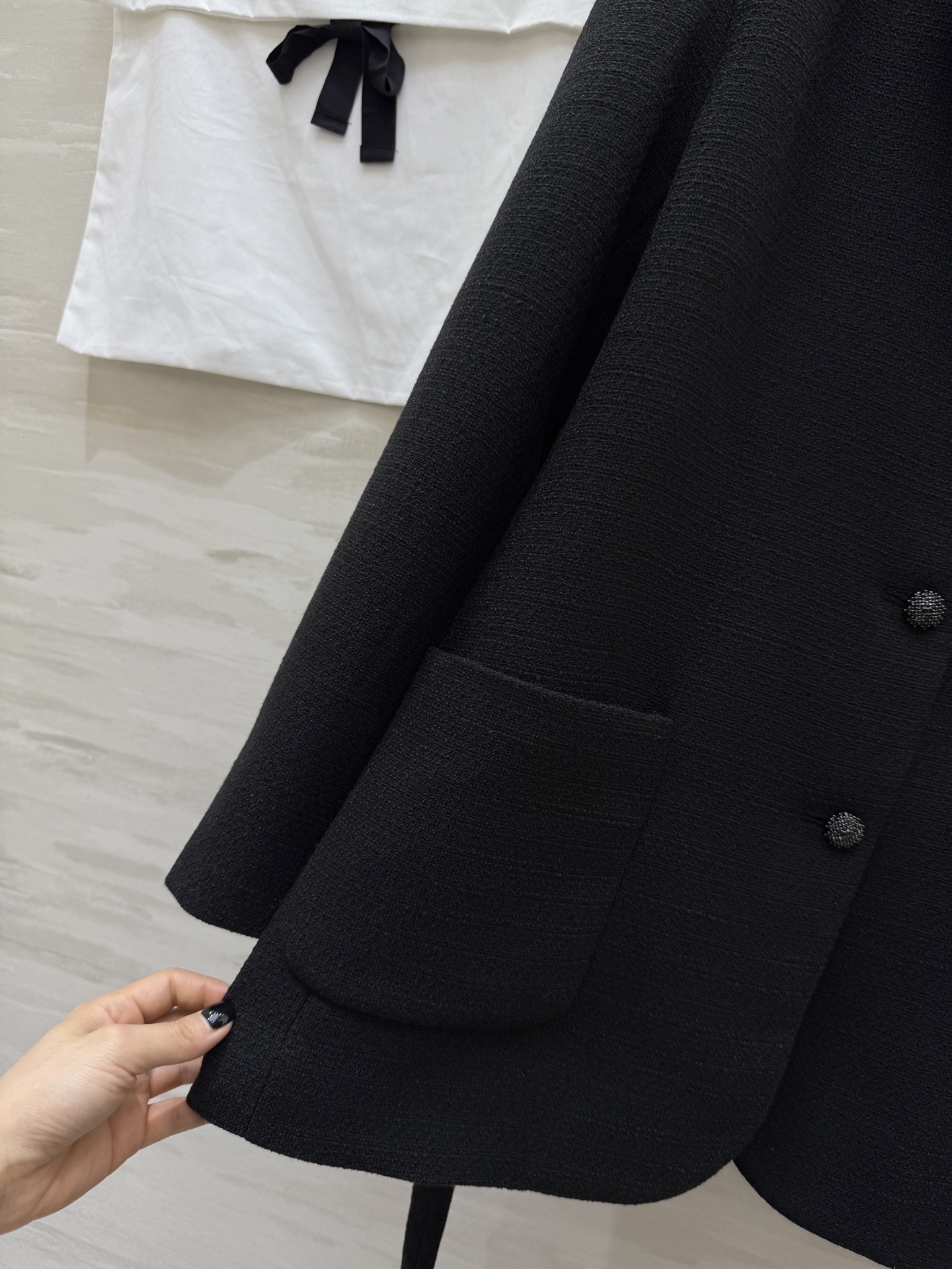 #Chane♡²⁵B黑色羊毛腰带 西装外套 含40%羊毛 手感细腻保暖 秋冬穿超合适！修身版型＋腰带设计