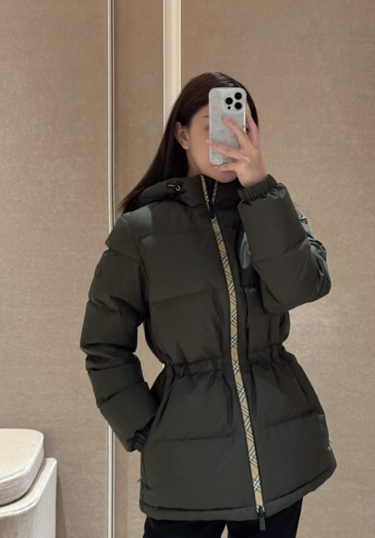 NO:683308,,,19860909,,,Women's clothing