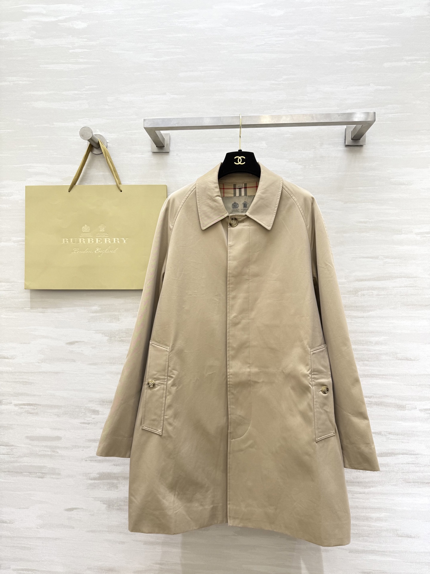 NO:676688,#BurberrMen's Series Camden Windbreaker High-Quality Customized Available Now SizeS/M/L/XL/XXL (M Size Bust 120, Length 90), Burberry - clothing, burberry,19860909#Burberr男士系列 卡姆登风衣 高品质定制 现货首发sizeS/M/L/XL/XXL（M码胸围120,衣长90）,博柏利-服装,burberry,,Women's clothing