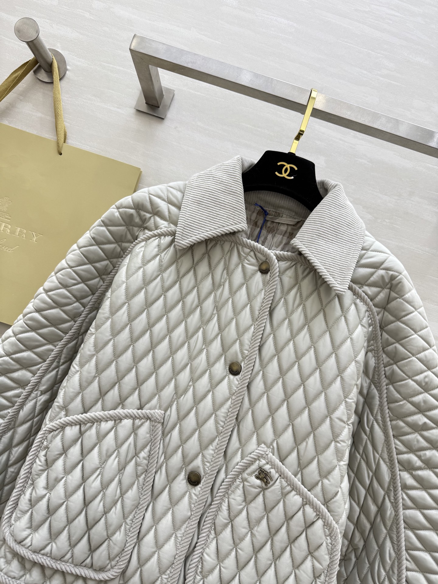 #Burberr♡绗缝夹棉外套 🍂在英伦格纹与质感单品间玩转风格夹棉穿搭💯秋冬氛围感的时尚演绎高品质定制