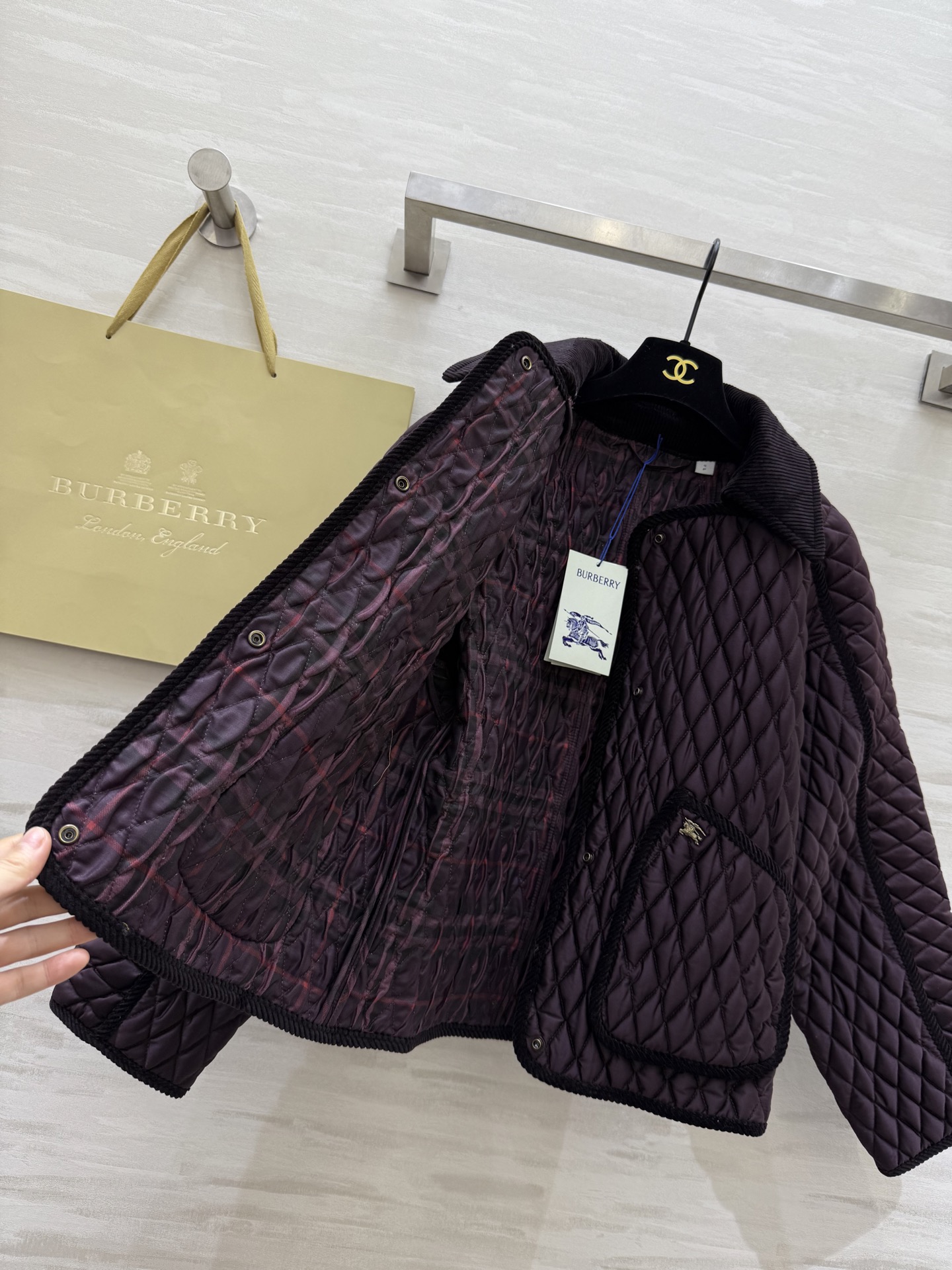 #Burberr♡绗缝夹棉外套 🍂在英伦格纹与质感单品间玩转风格夹棉穿搭💯秋冬氛围感的时尚演绎高品质定制