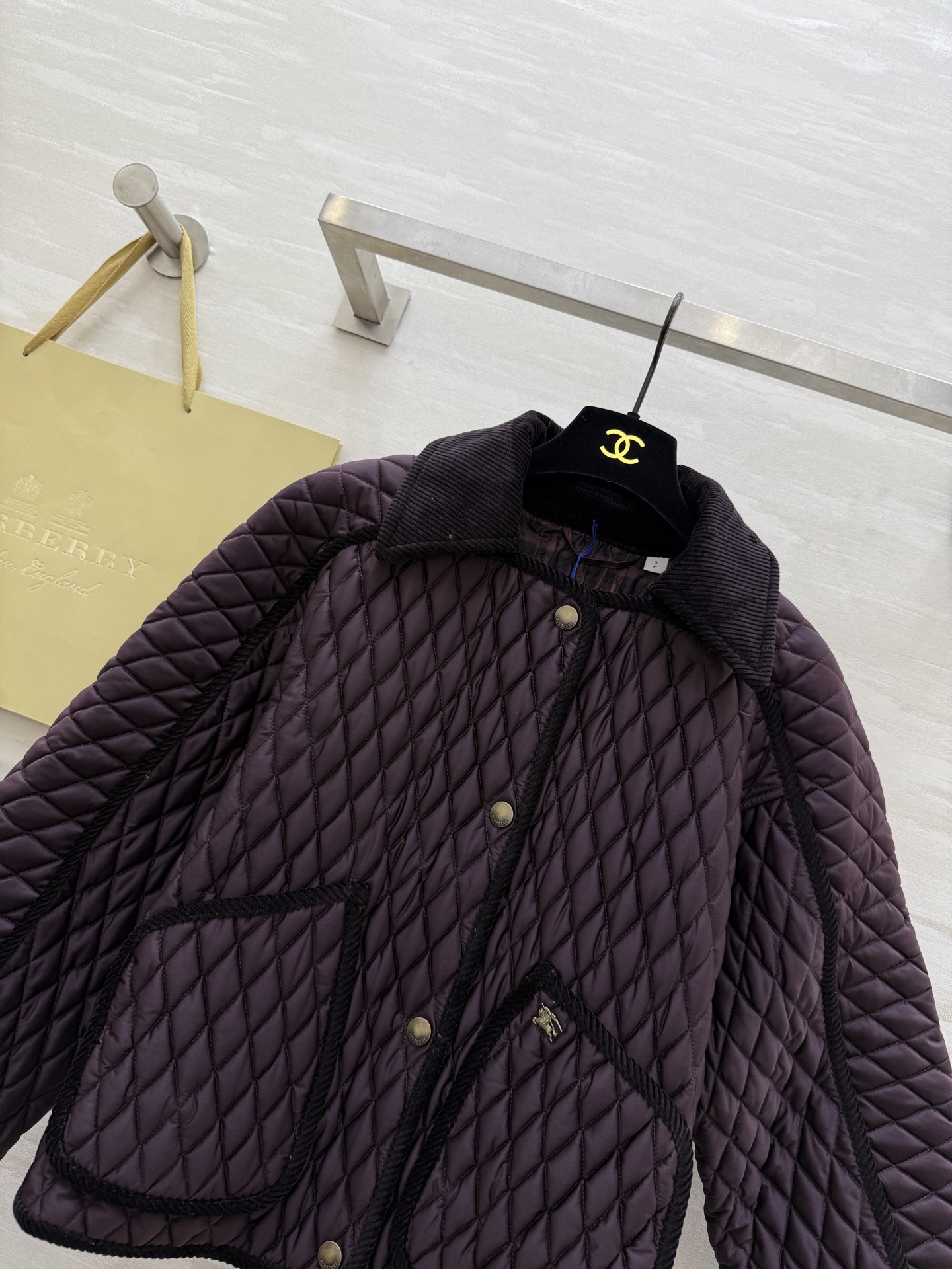 #Burberr♡绗缝夹棉外套 🍂在英伦格纹与质感单品间玩转风格夹棉穿搭💯秋冬氛围感的时尚演绎高品质定制