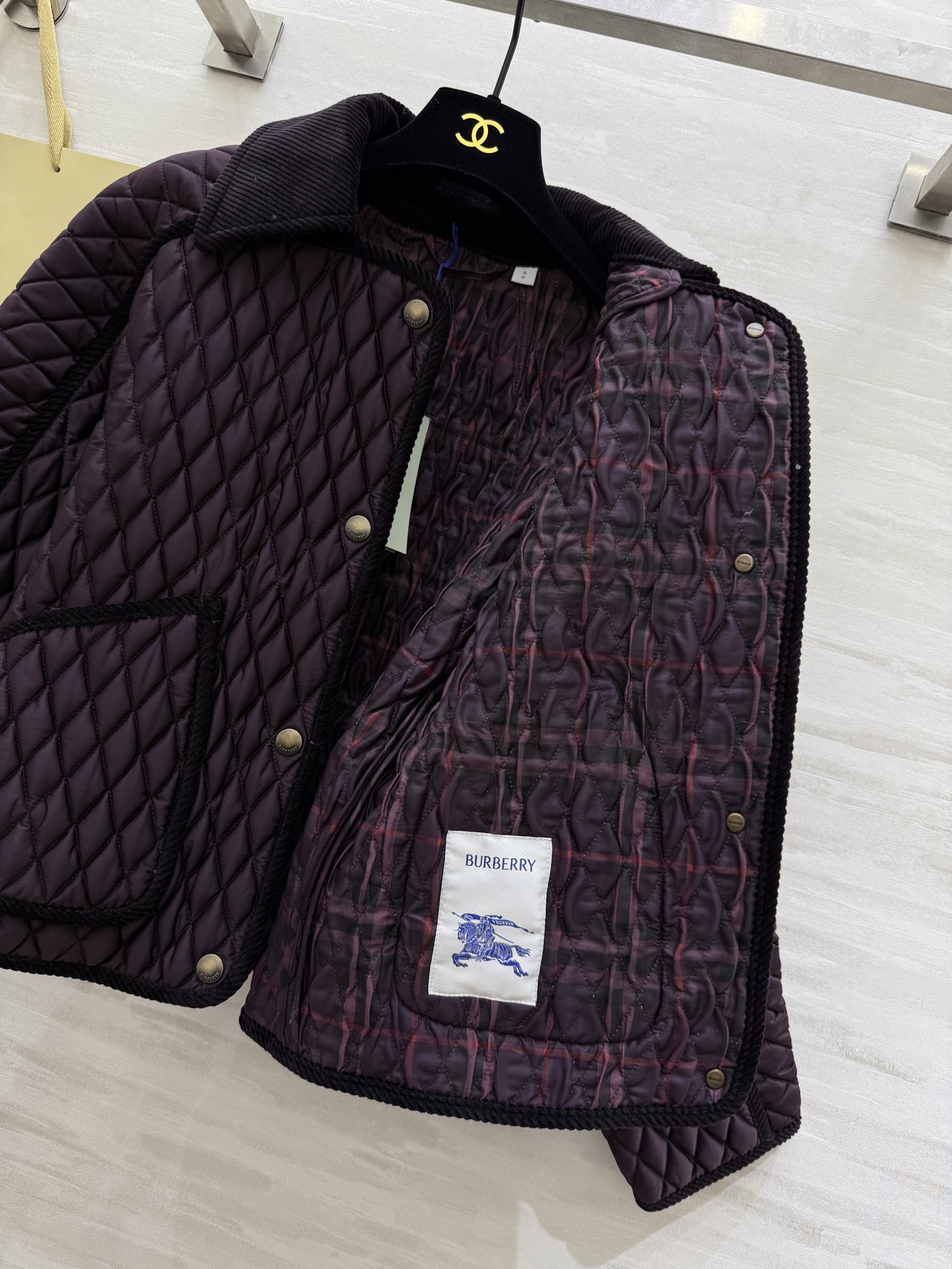 #Burberr♡绗缝夹棉外套 🍂在英伦格纹与质感单品间玩转风格夹棉穿搭💯秋冬氛围感的时尚演绎高品质定制