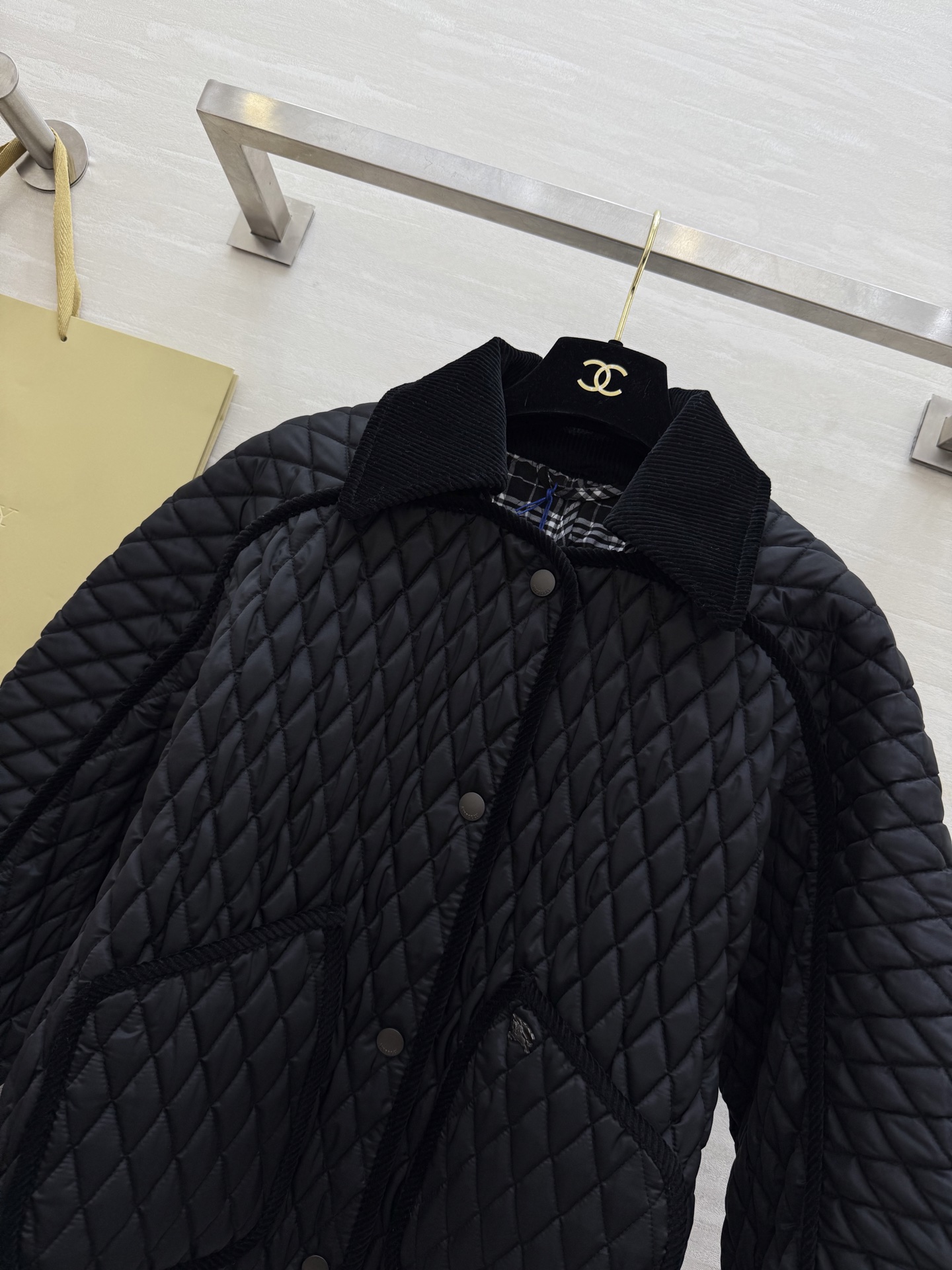 #Burberr♡绗缝夹棉外套 🍂在英伦格纹与质感单品间玩转风格夹棉穿搭💯秋冬氛围感的时尚演绎高品质定制